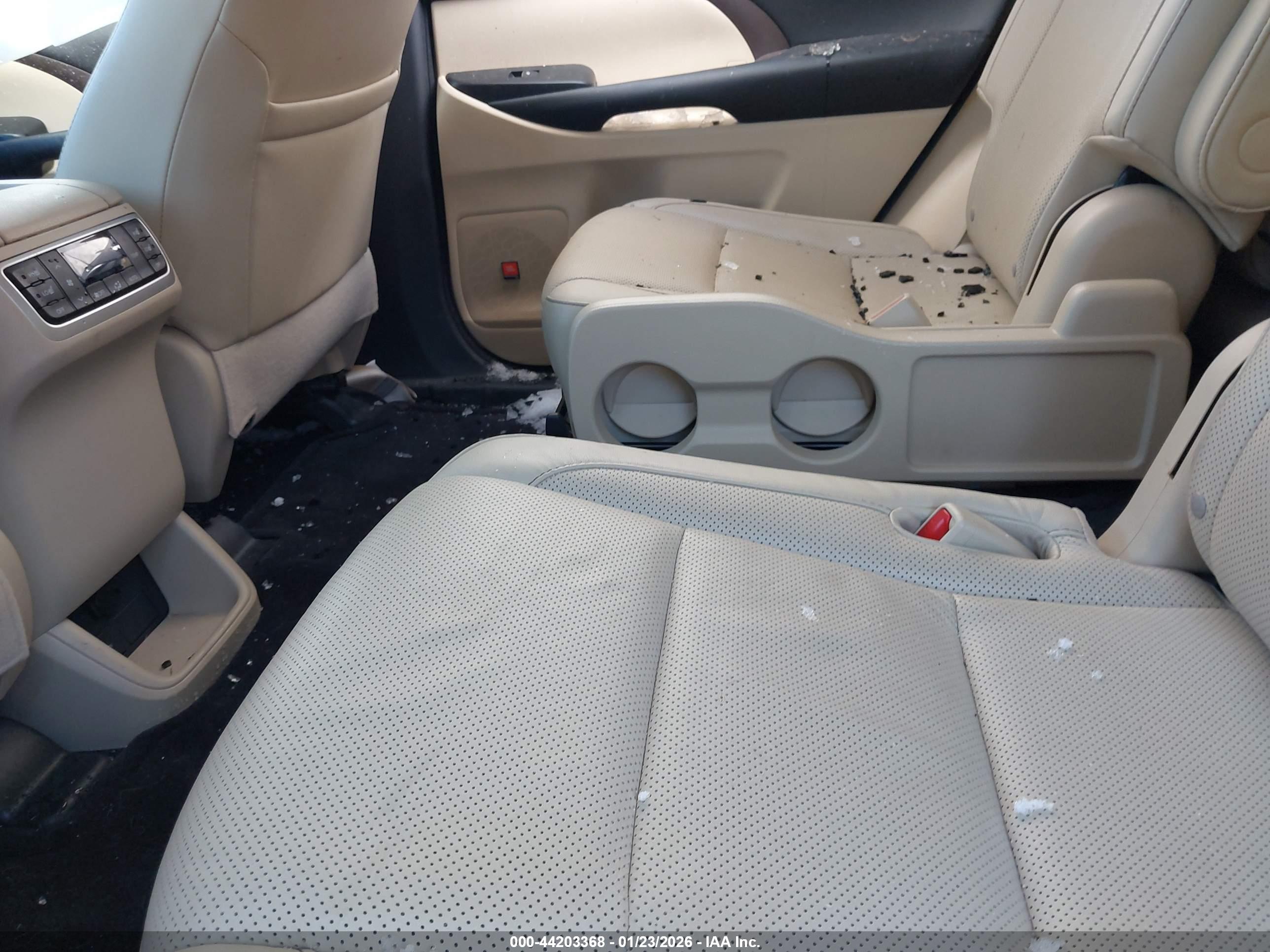 TOYOTA HIGHLANDER image 8