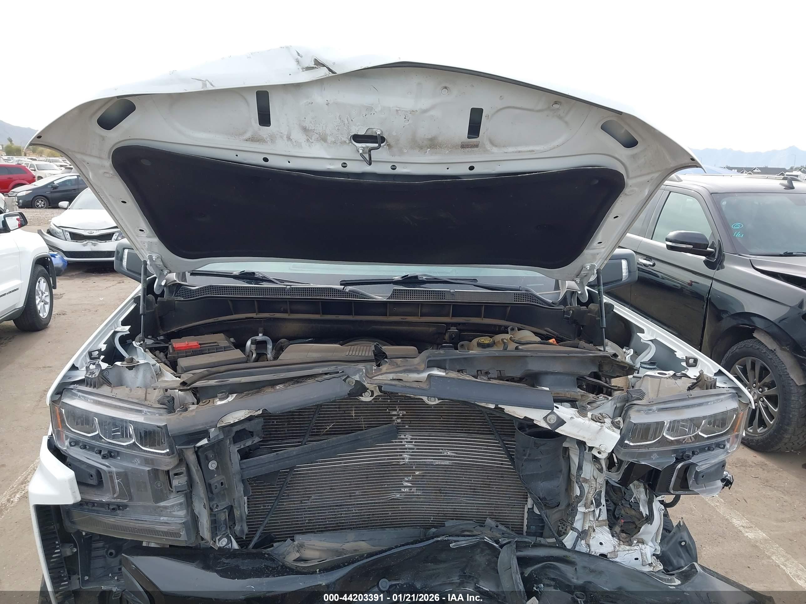 CHEVROLET SILVERADO image 10