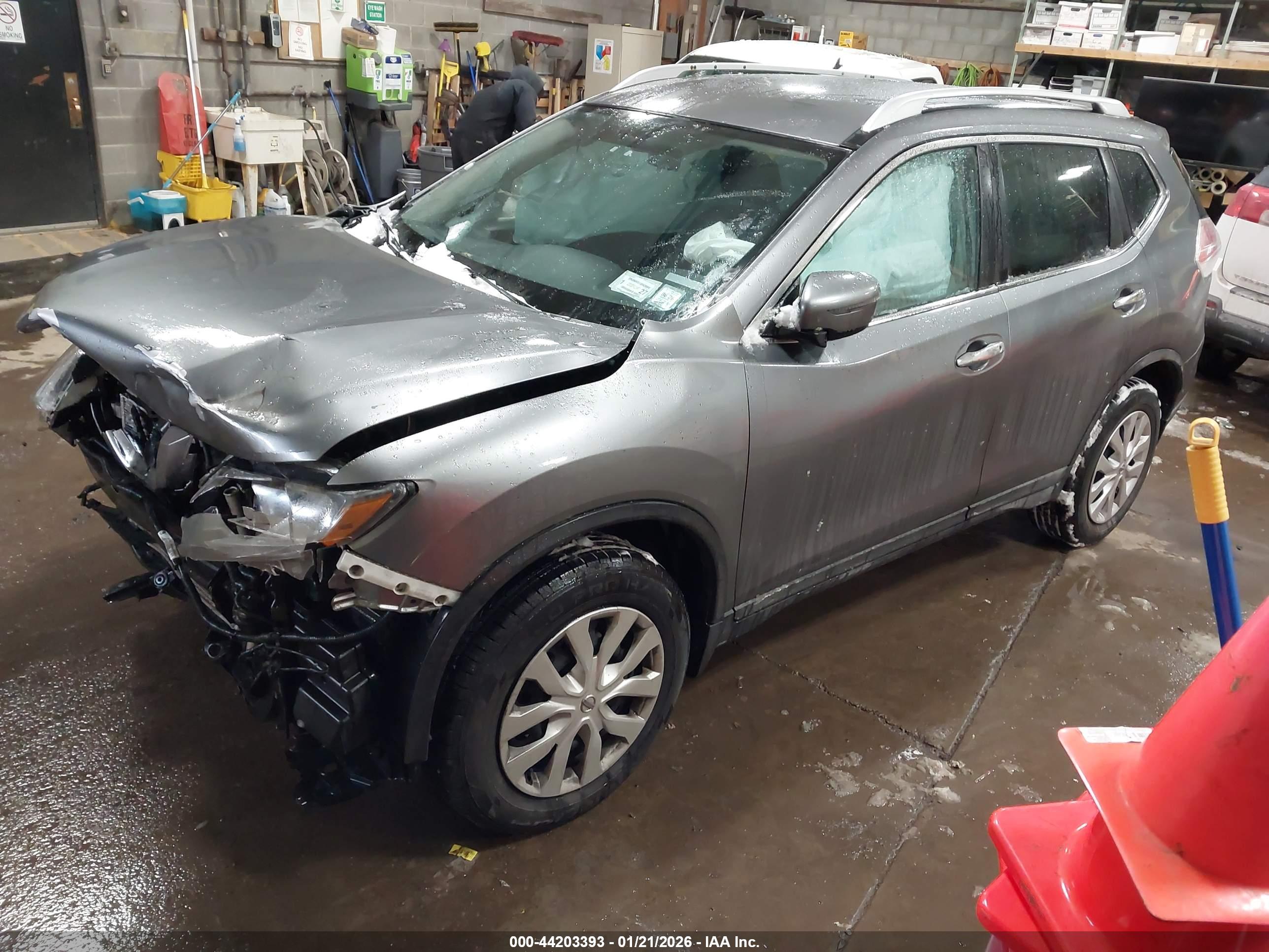 NISSAN ROGUE image 2