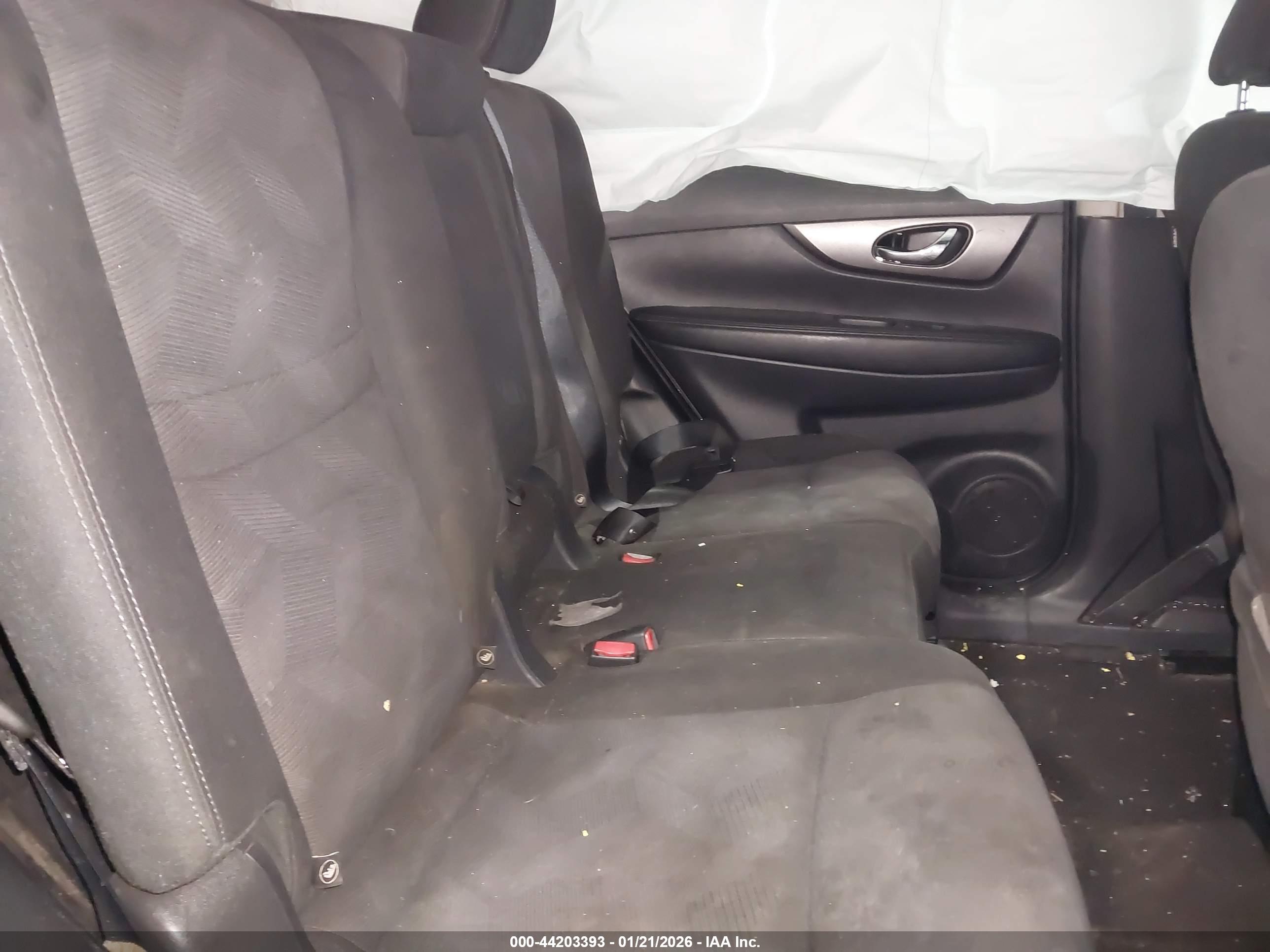NISSAN ROGUE image 8