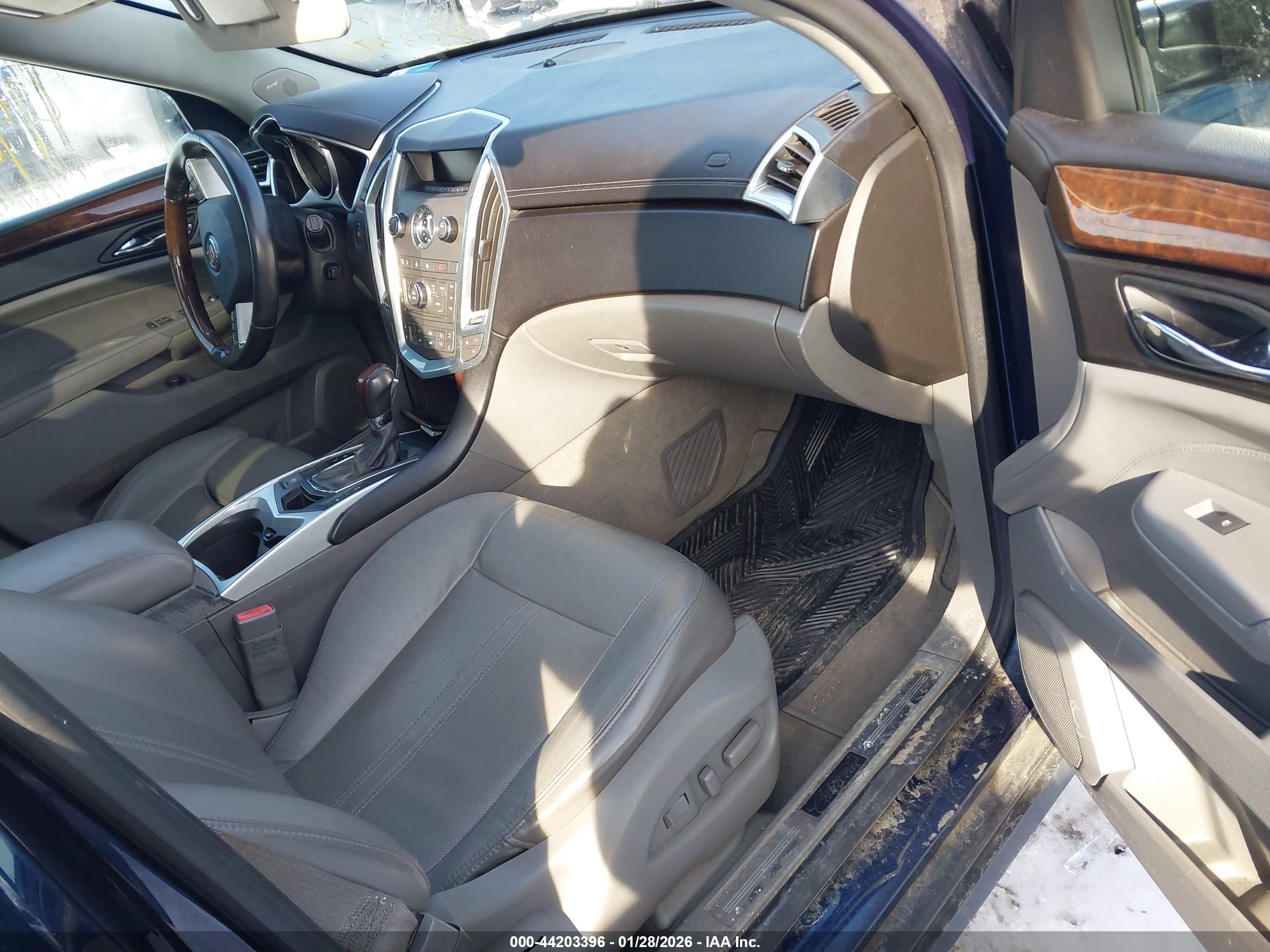 CADILLAC SRX image 5