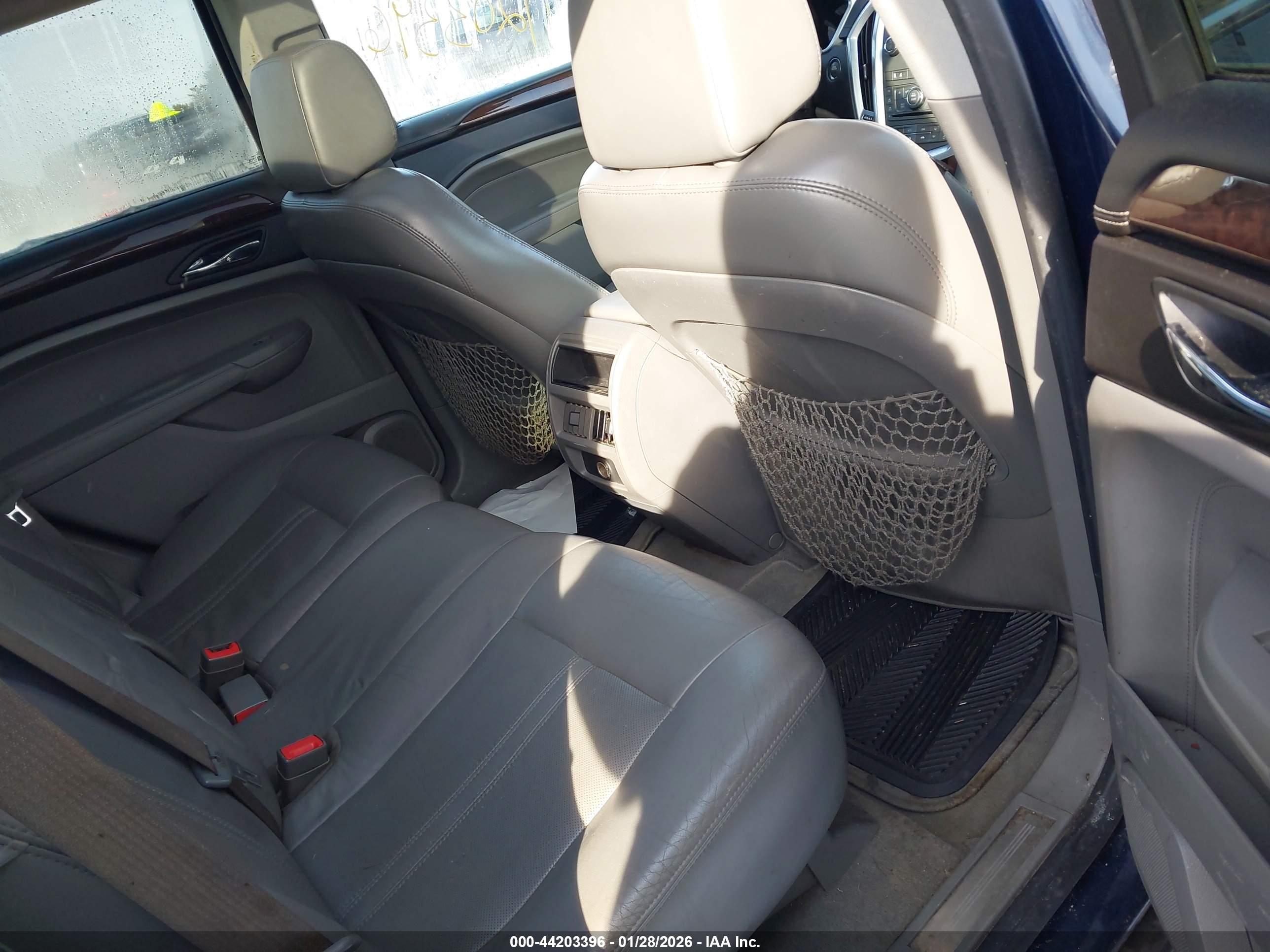 CADILLAC SRX image 8
