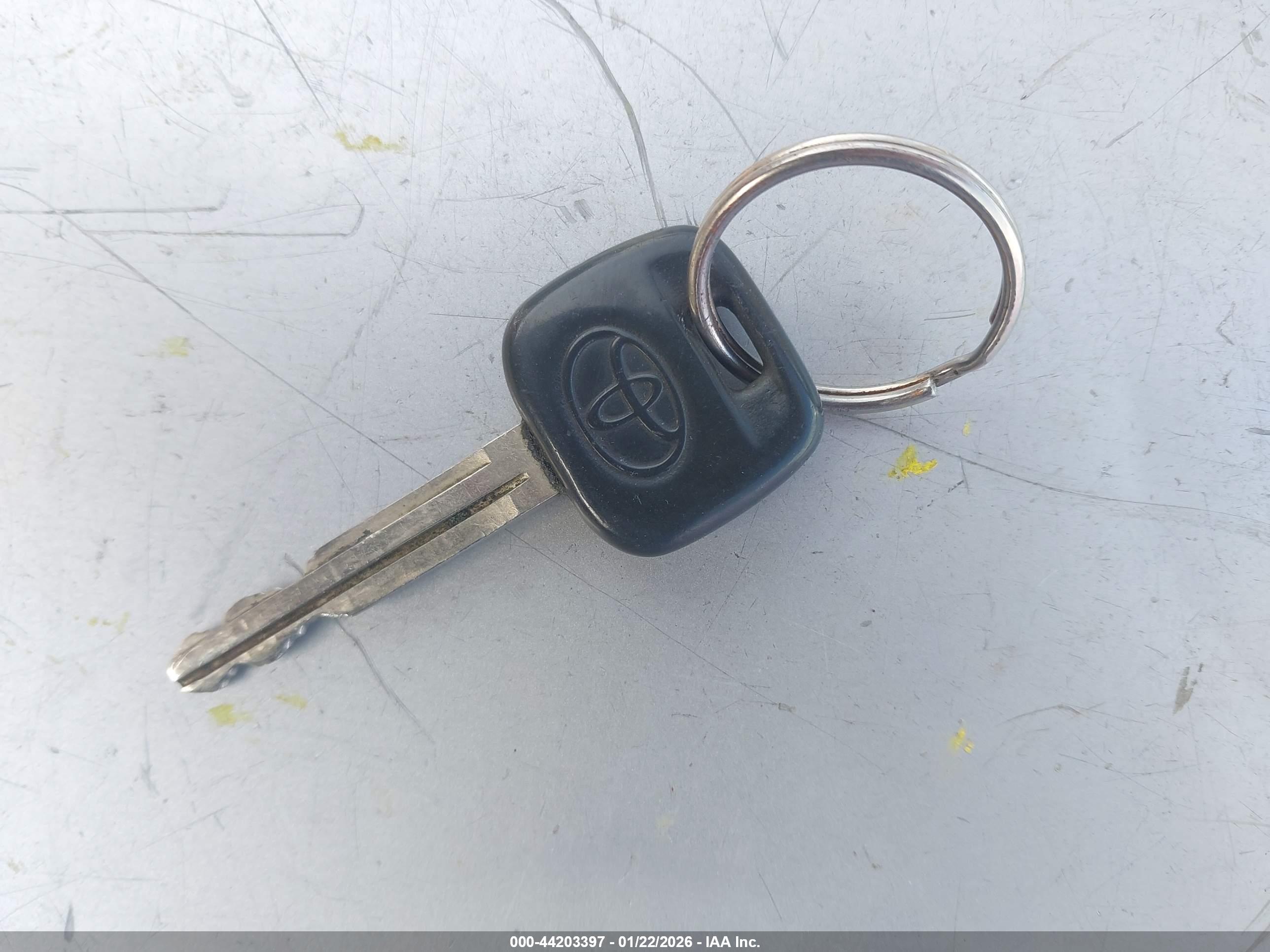 TOYOTA YARIS image 11