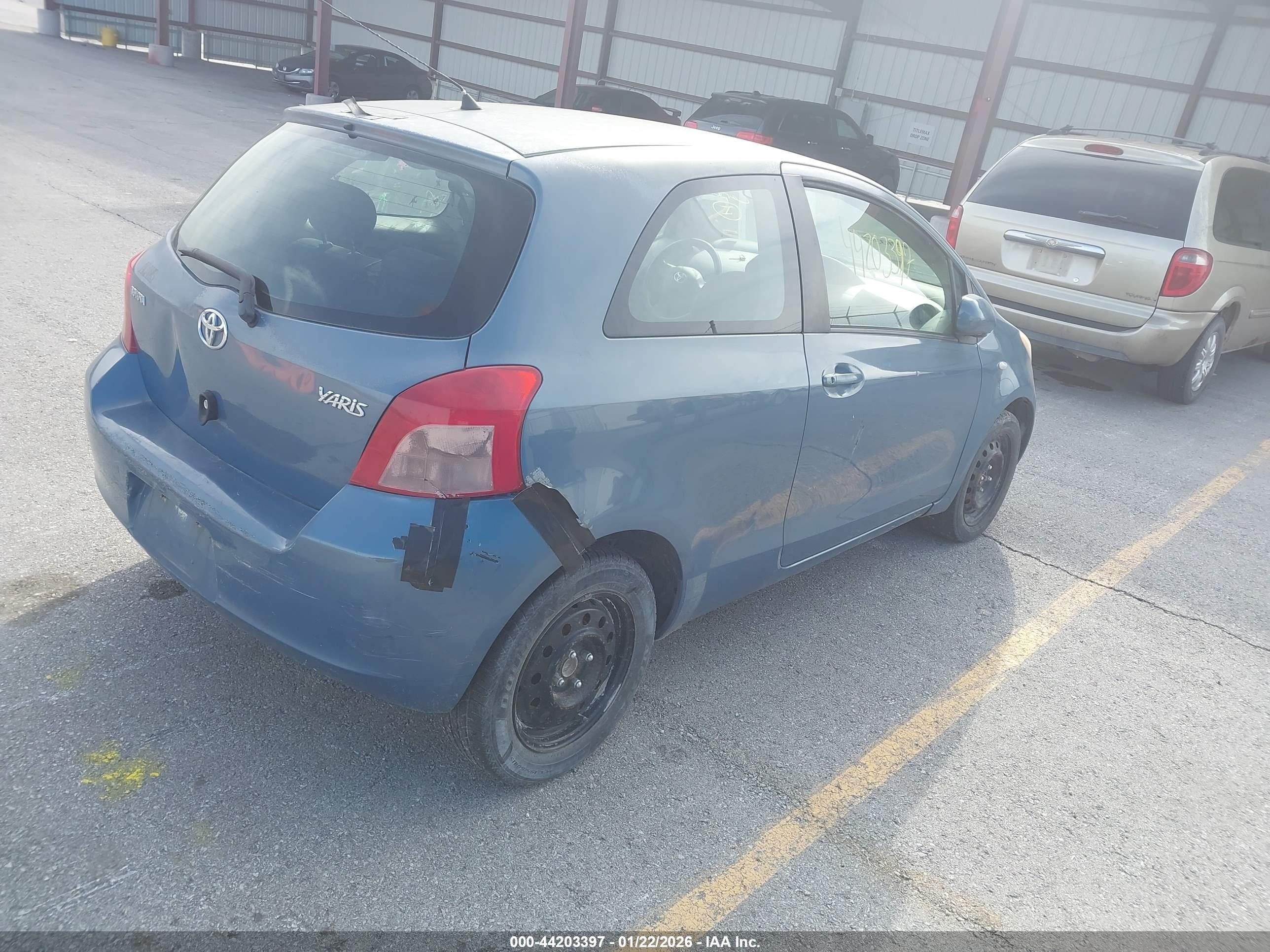 TOYOTA YARIS image 4