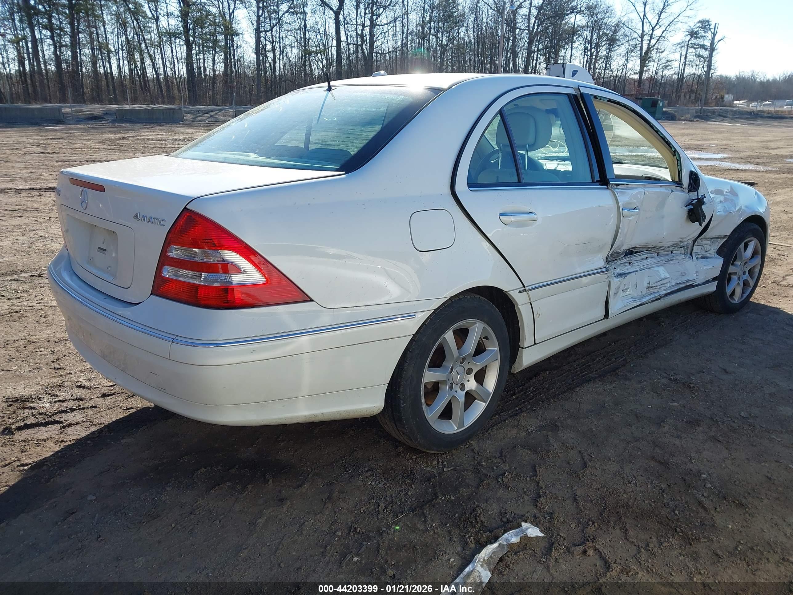 MERCEDES-BENZ C image 4