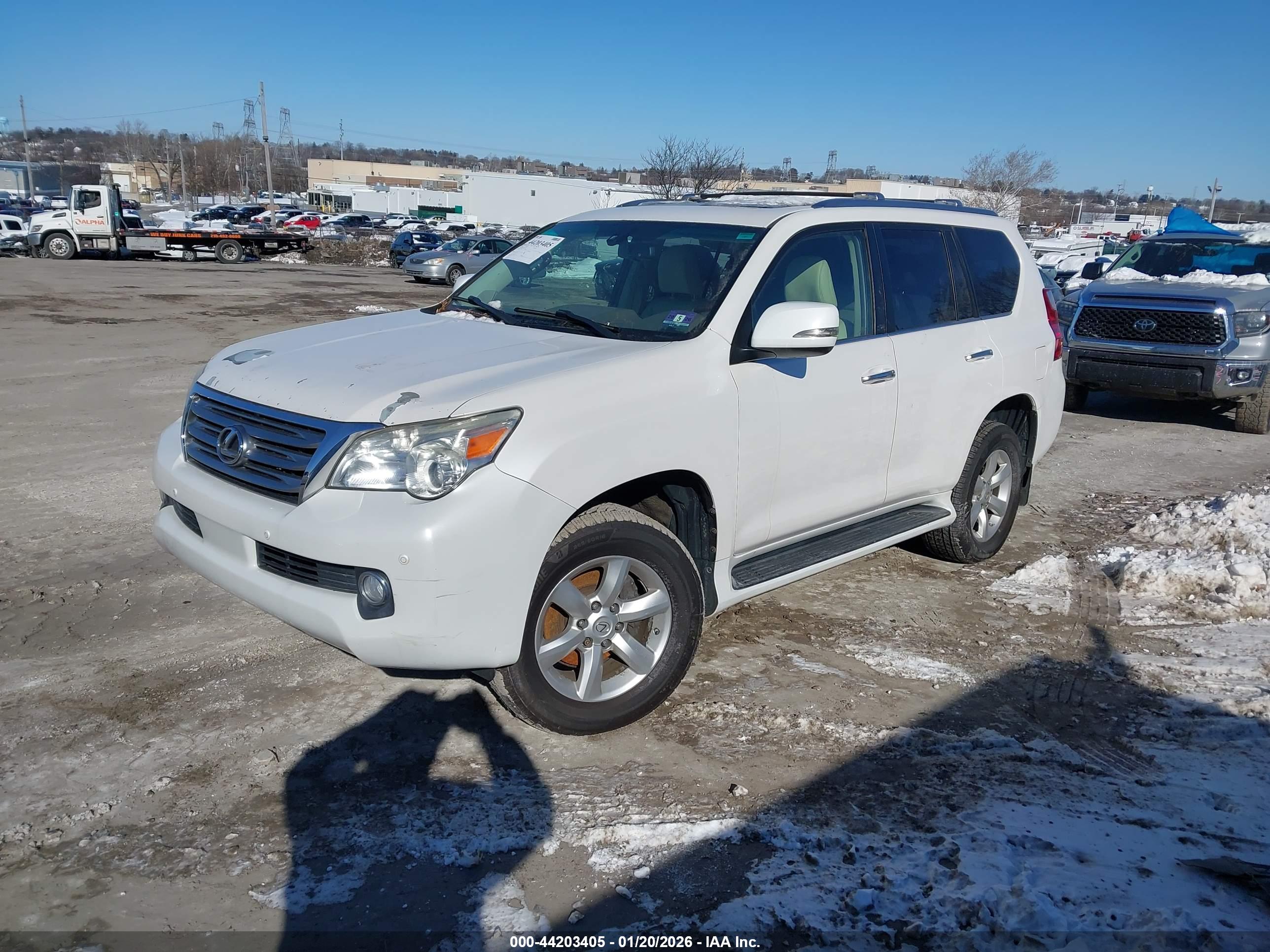 LEXUS GX image 2