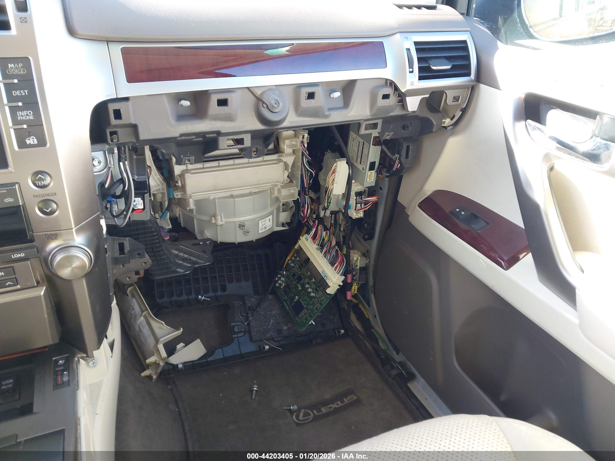 LEXUS GX image 6