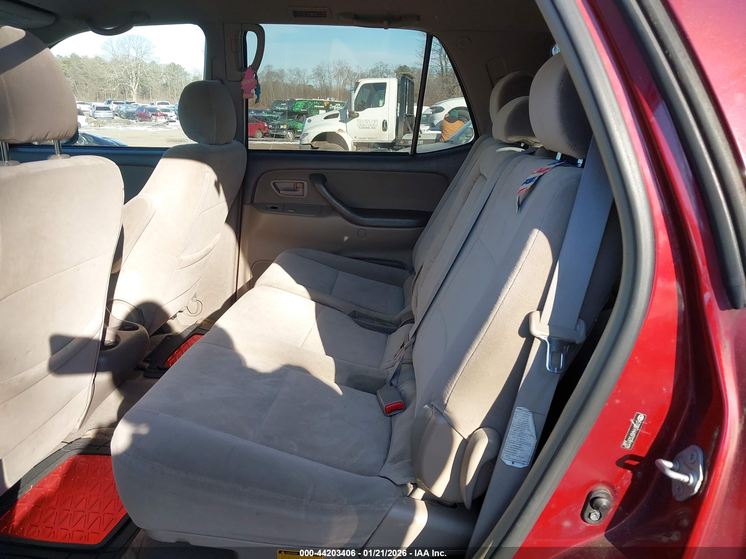 TOYOTA SEQUOIA image 8