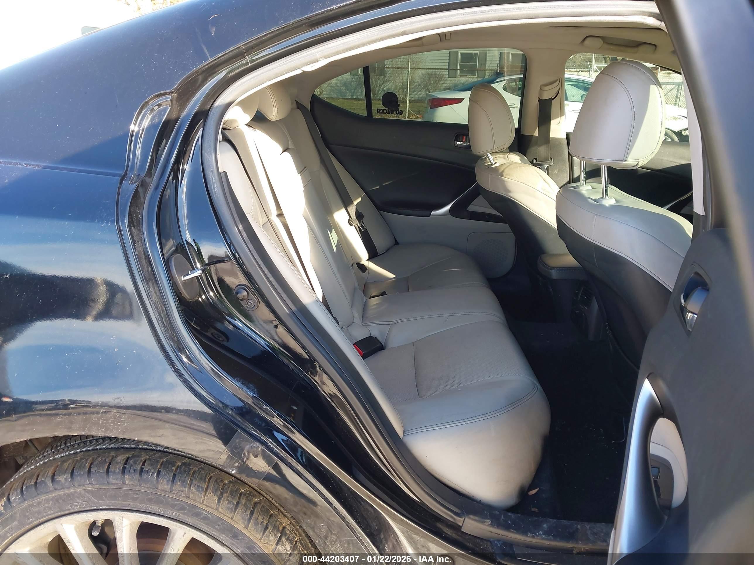 LEXUS IS image 8