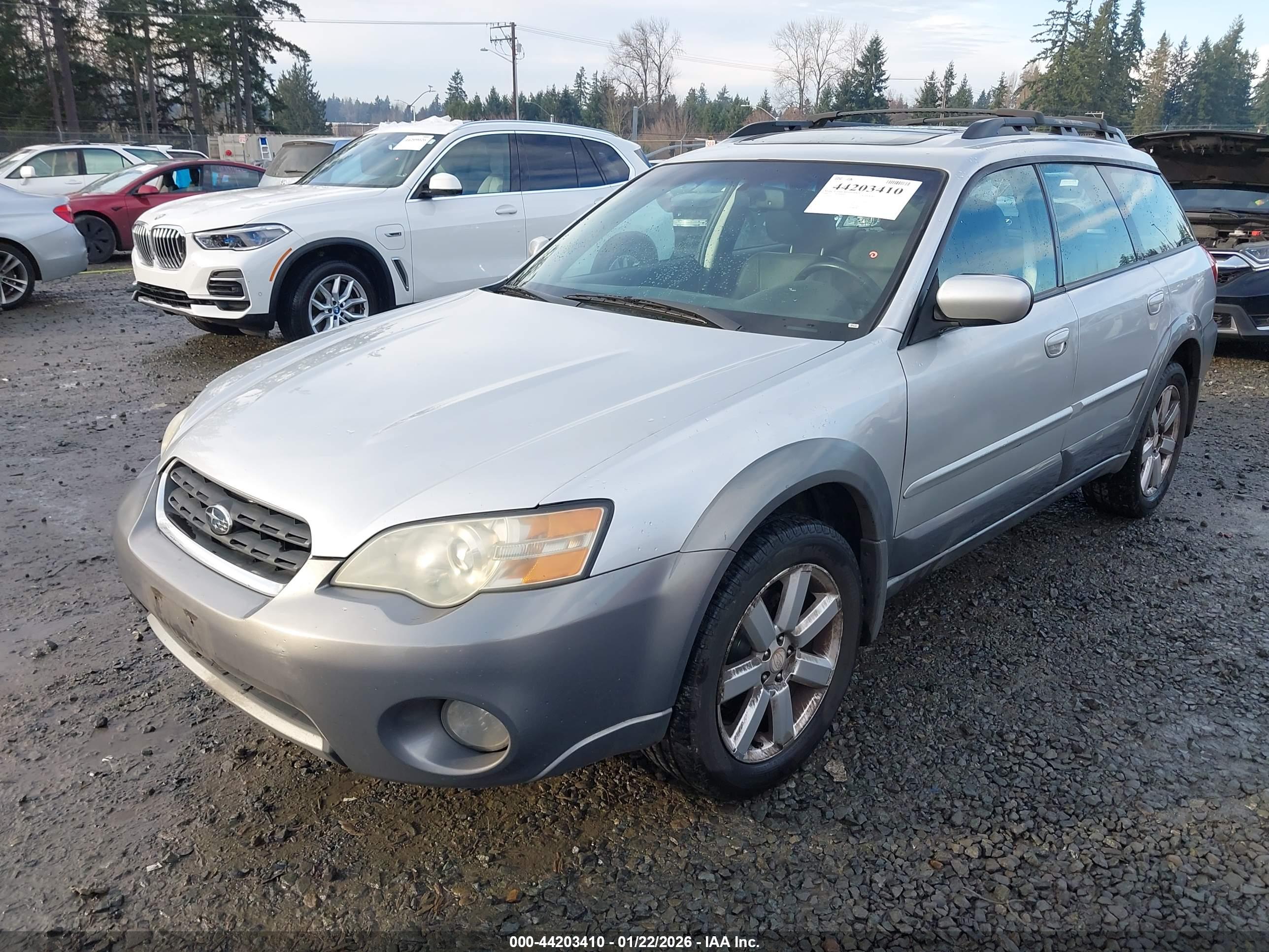 SUBARU OUTBACK image 2