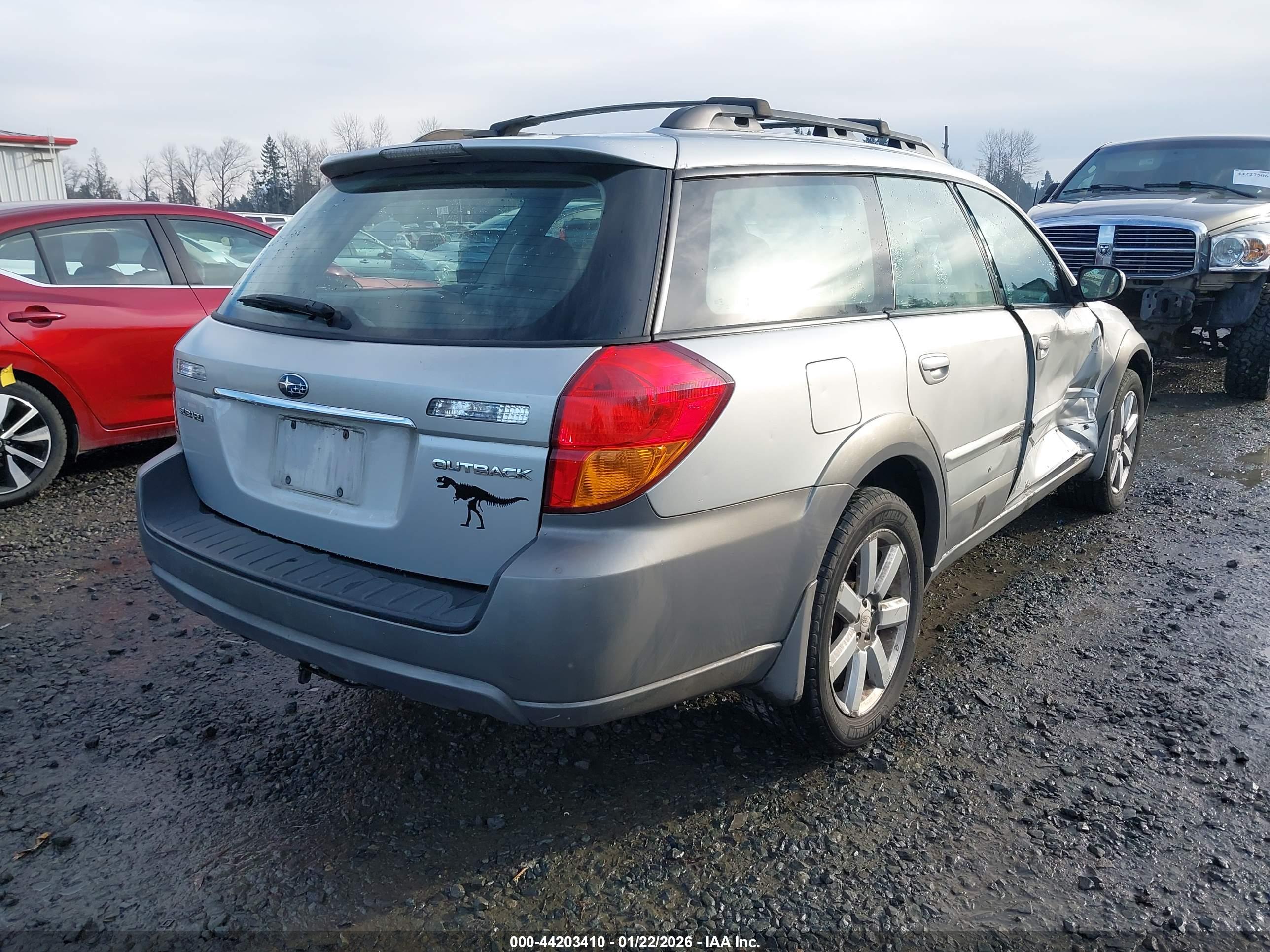 SUBARU OUTBACK image 4