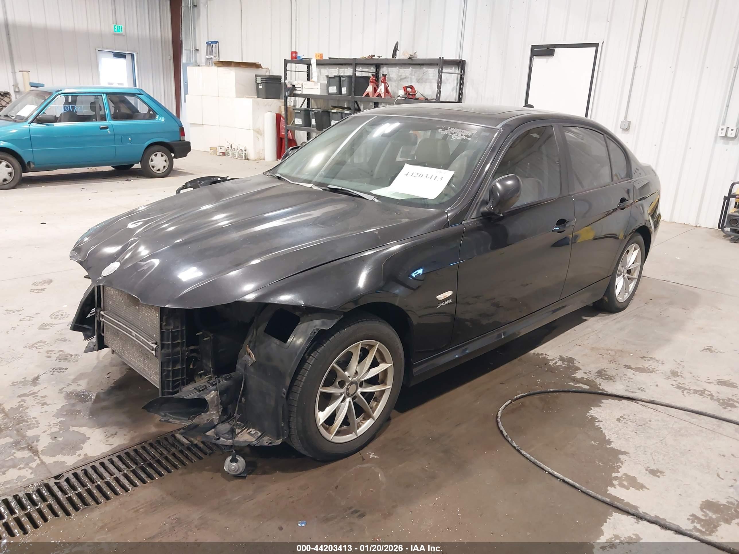 BMW 328I image 2