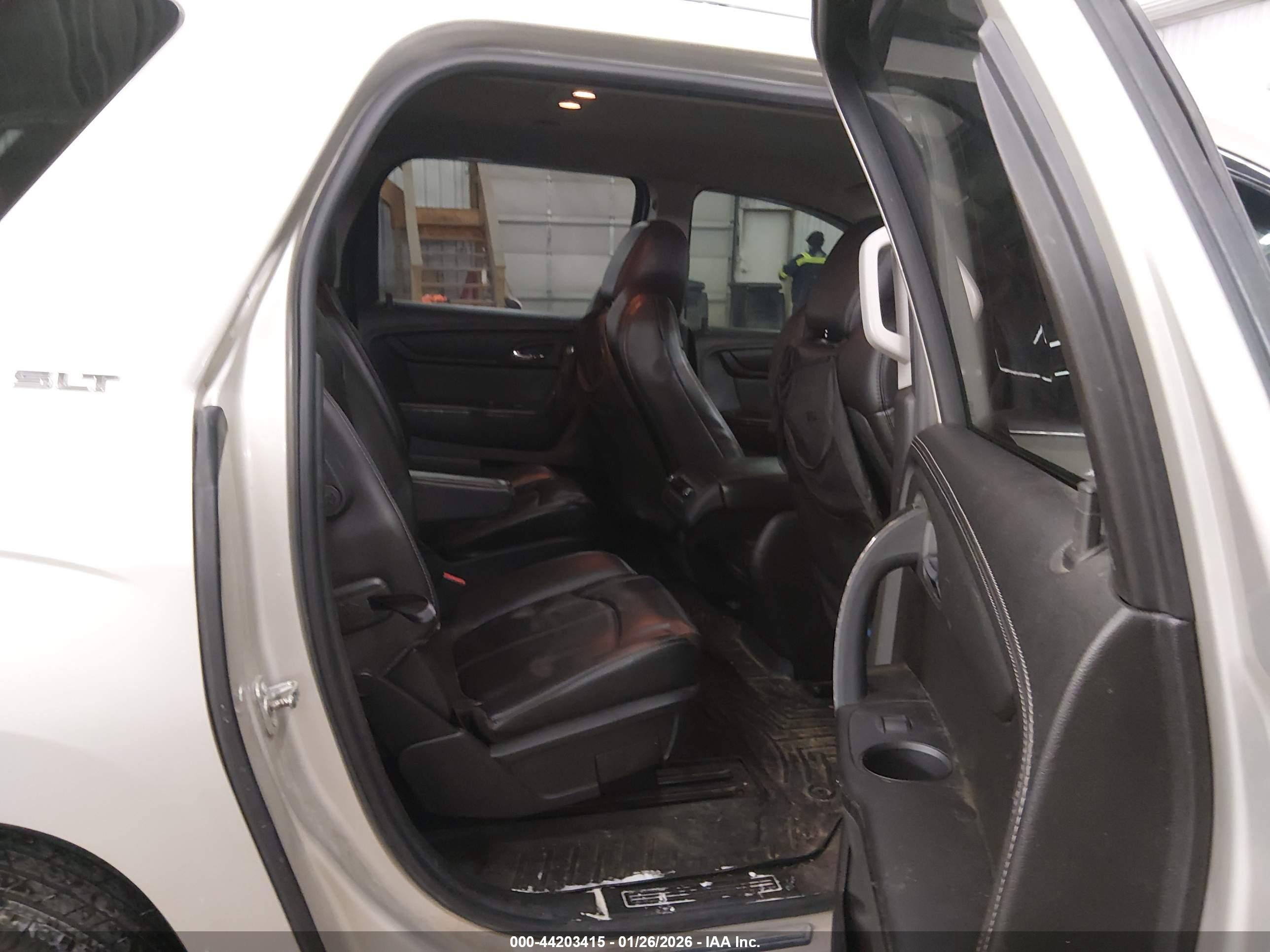 GMC ACADIA image 8