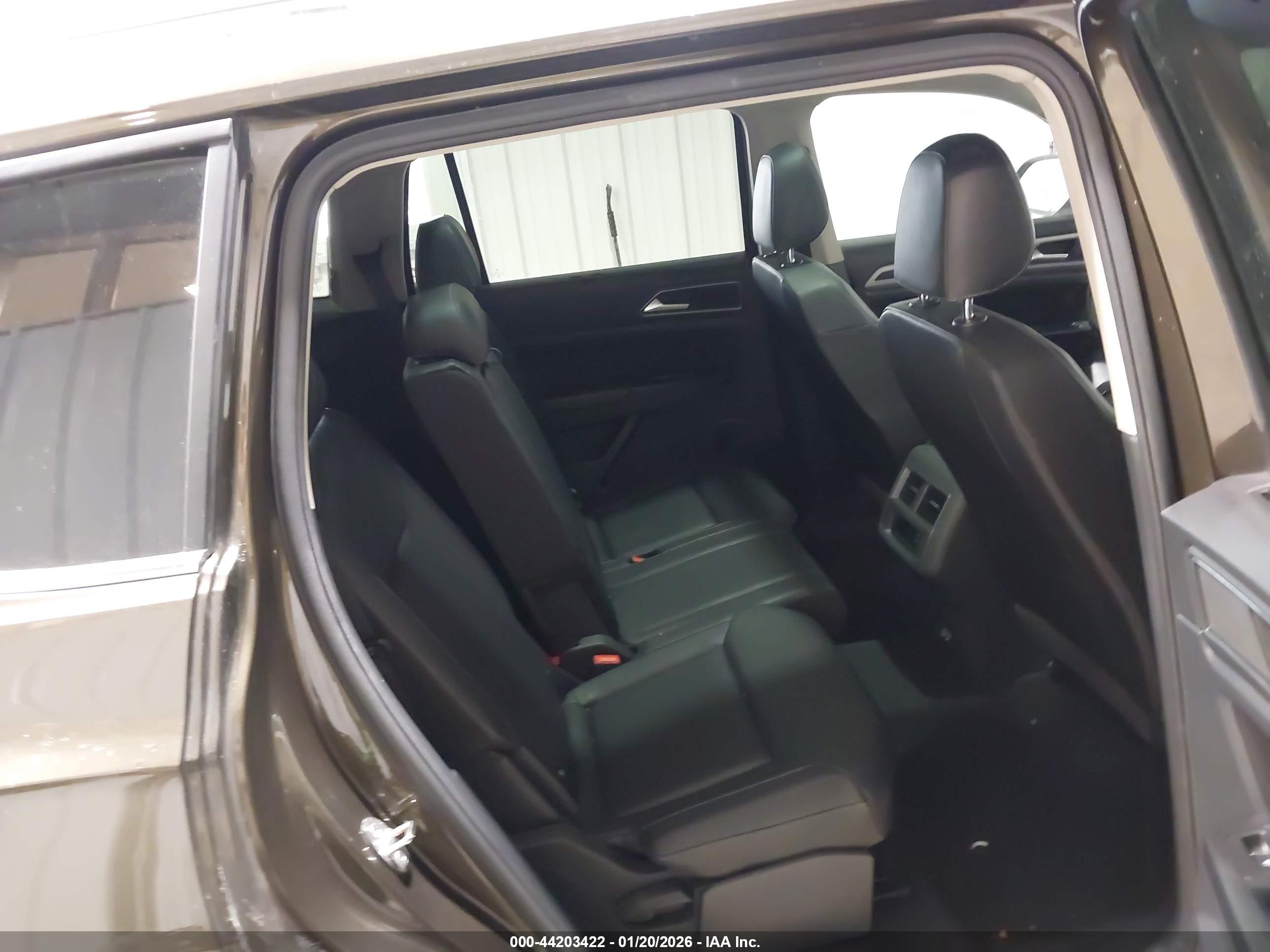 VOLKSWAGEN ATLAS image 8