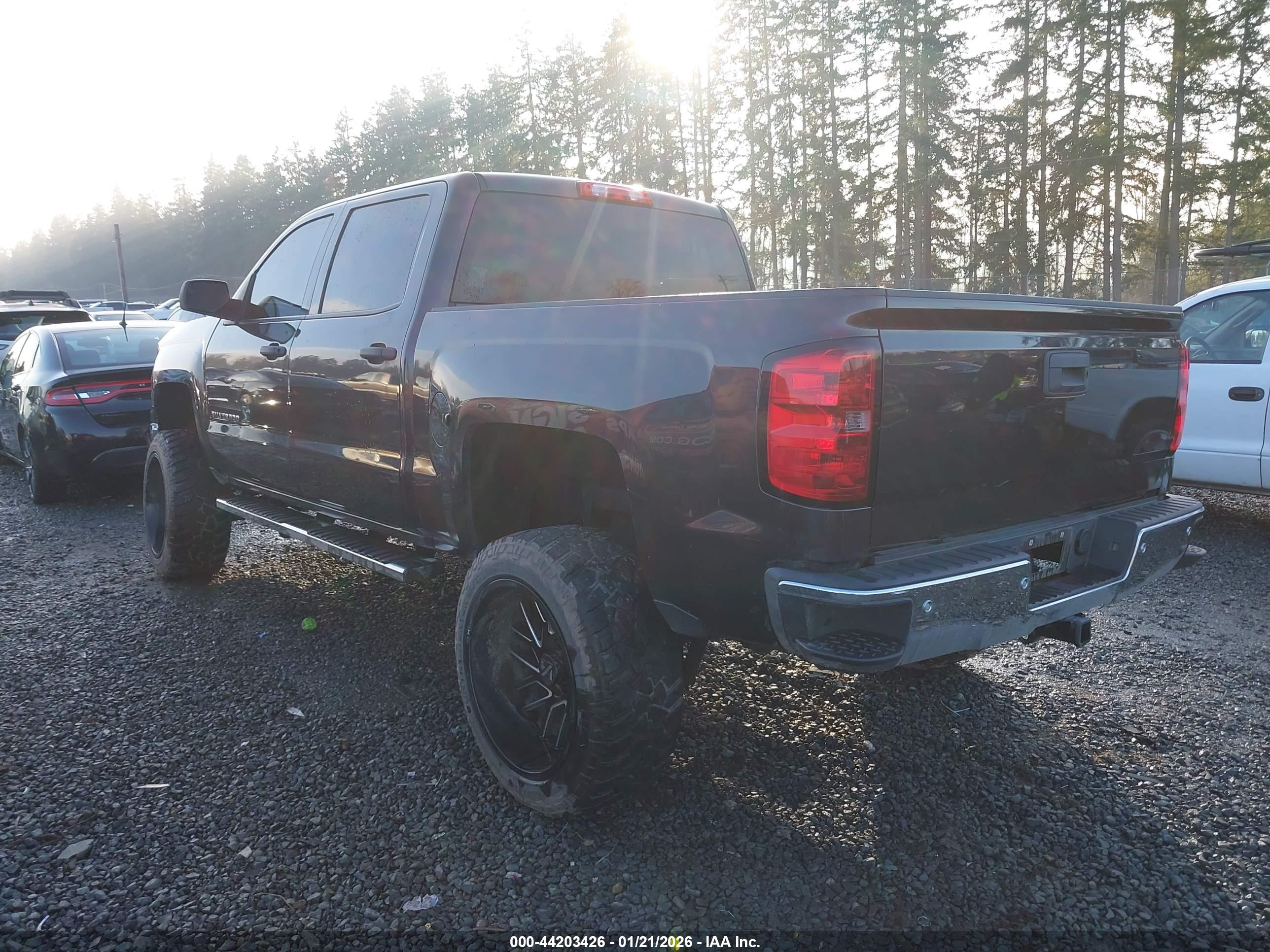 CHEVROLET SILVERADO image 3