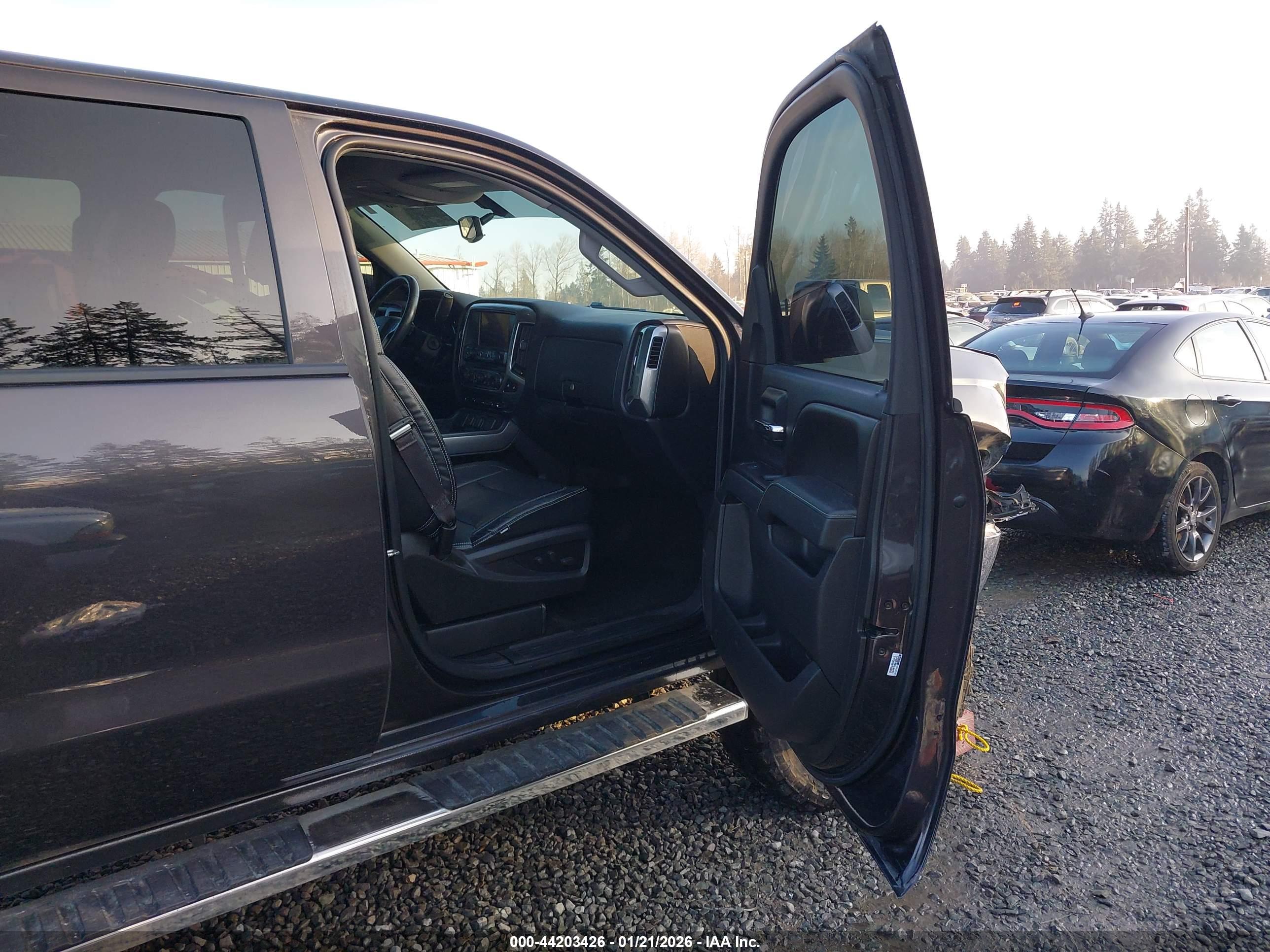 CHEVROLET SILVERADO image 5