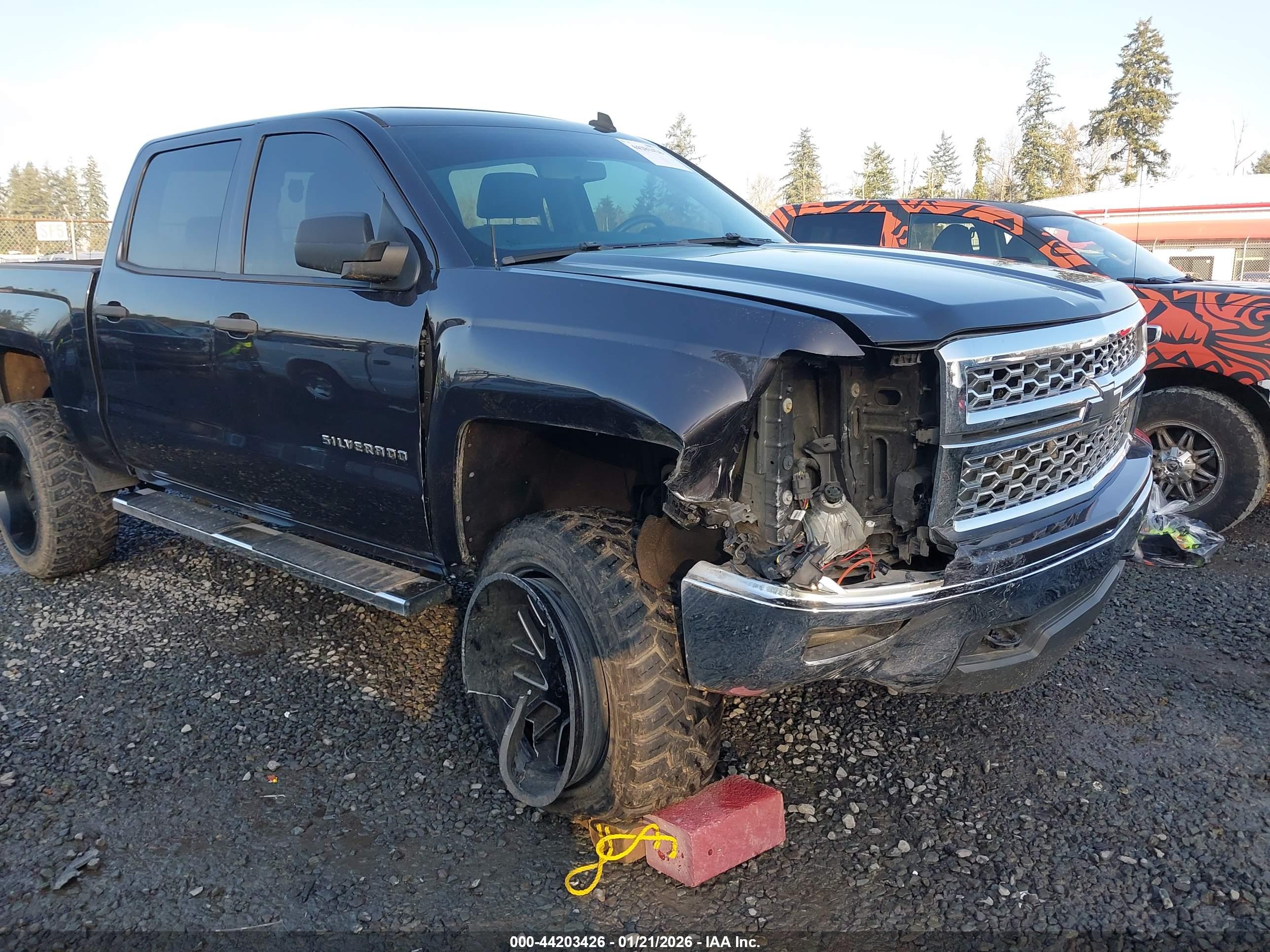 CHEVROLET SILVERADO image 6
