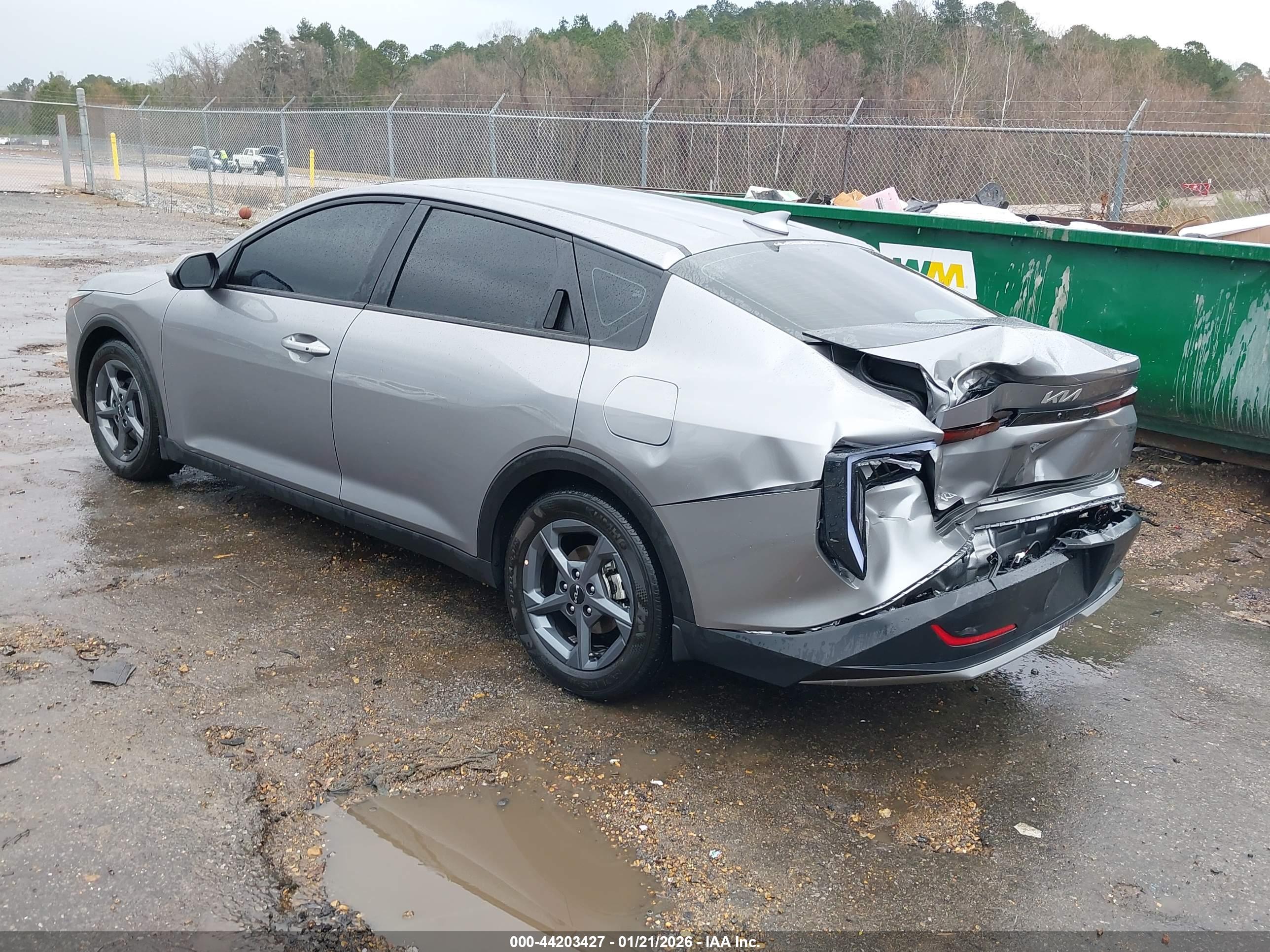 KIA K4 image 3