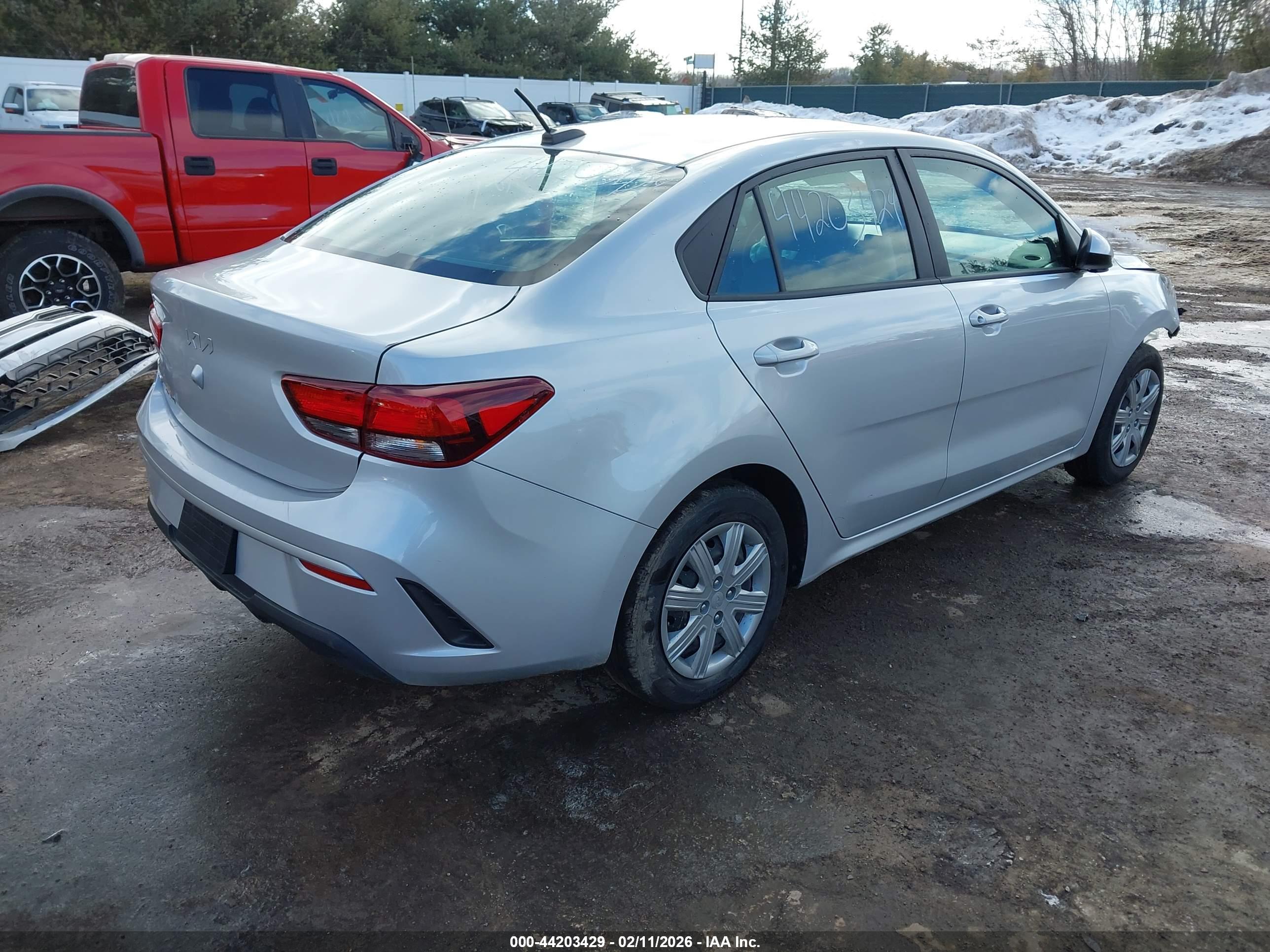 KIA RIO image 4