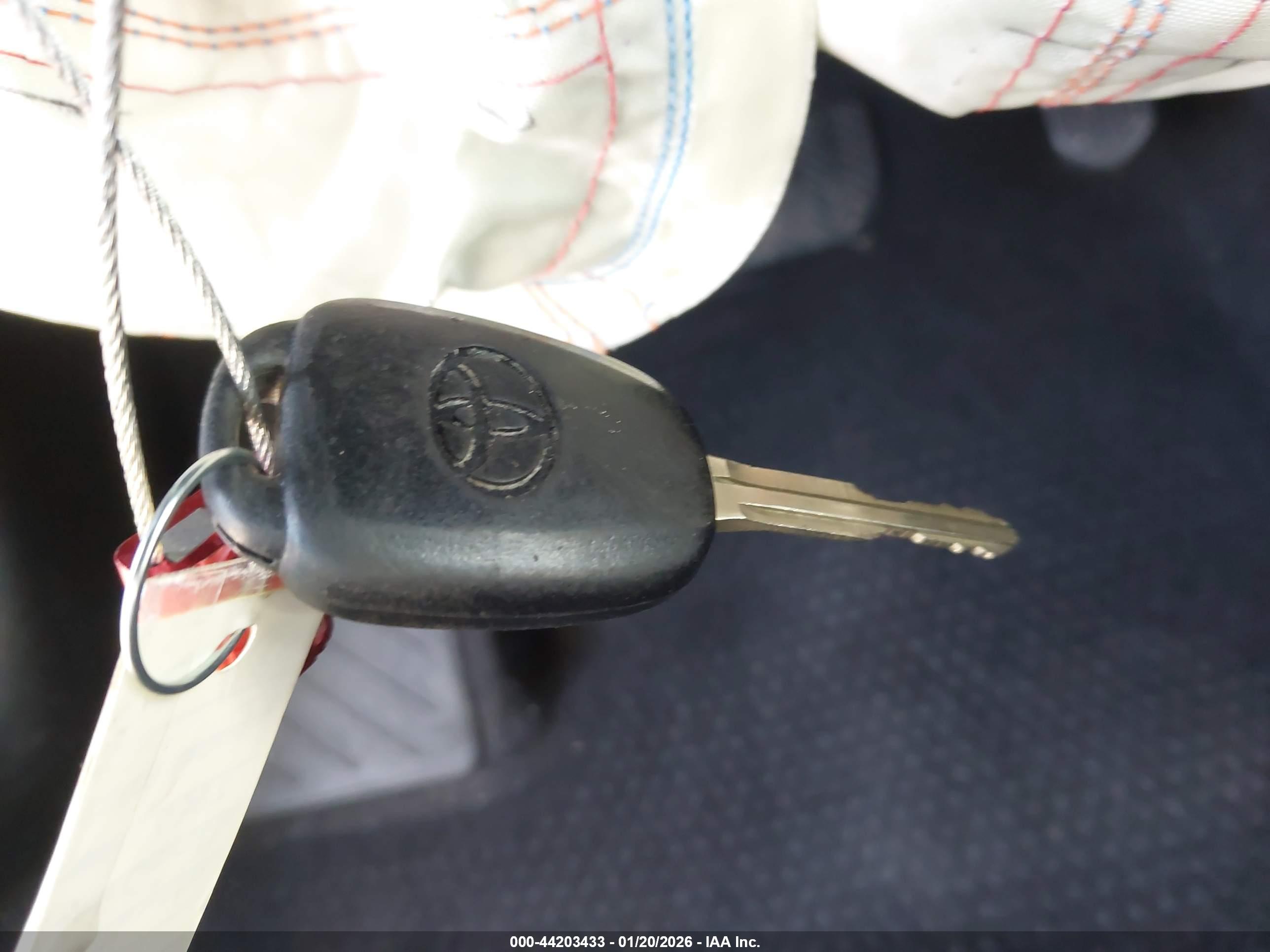 TOYOTA COROLLA image 11