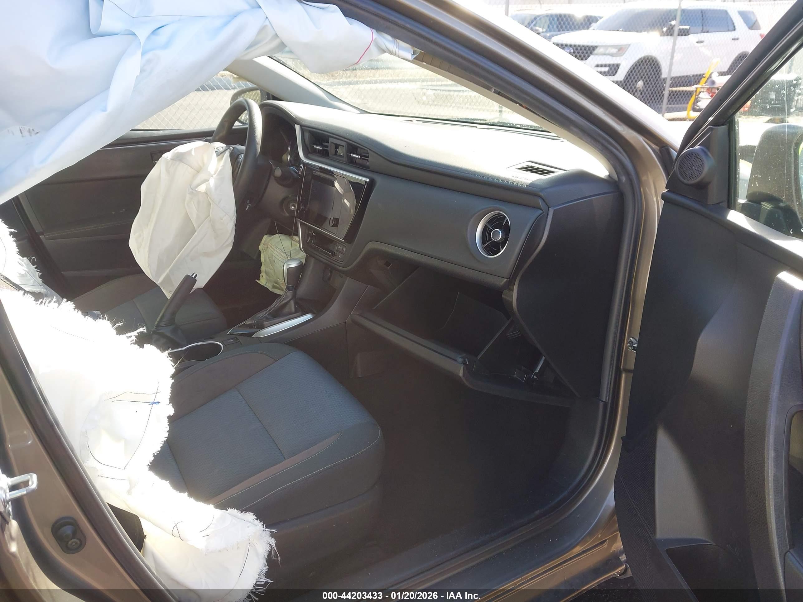 TOYOTA COROLLA image 5