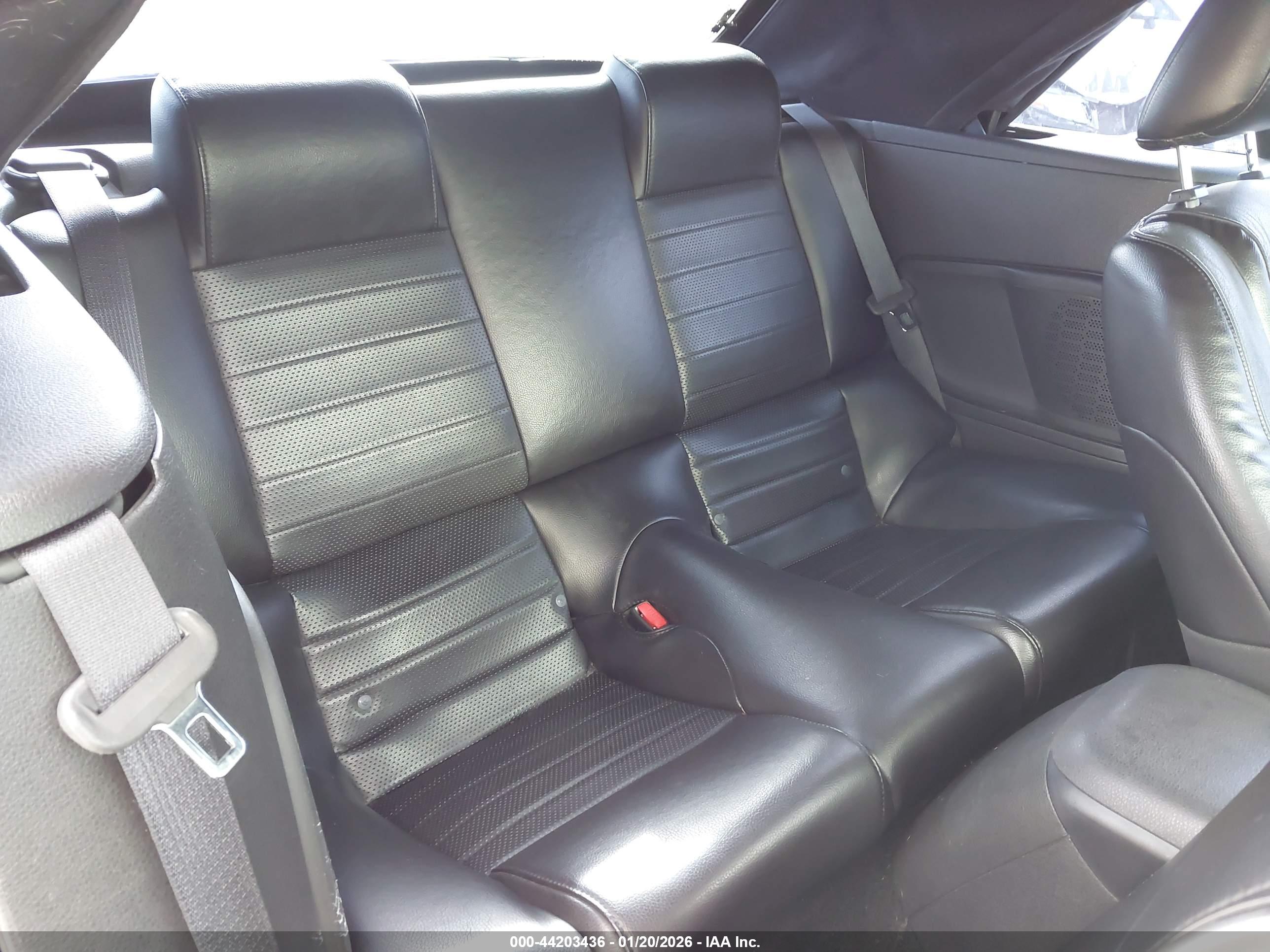 FORD MUSTANG image 8