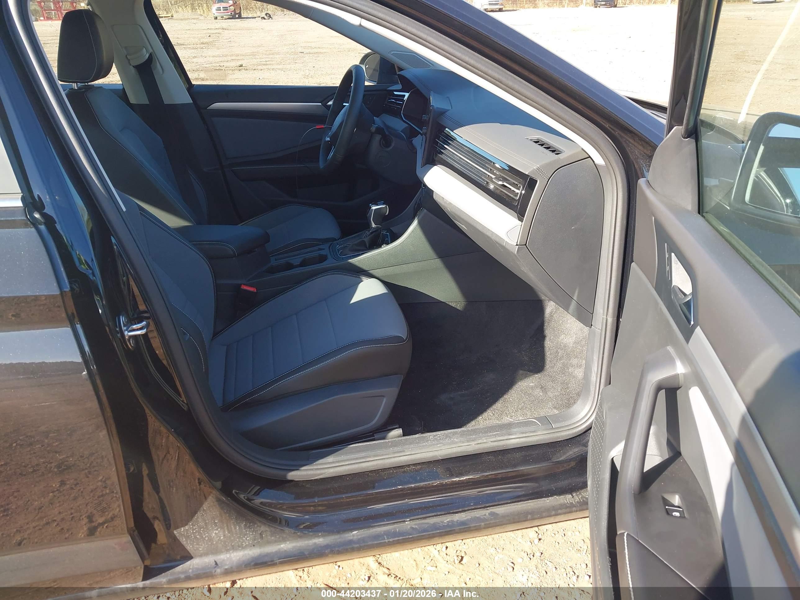 VOLKSWAGEN JETTA image 5