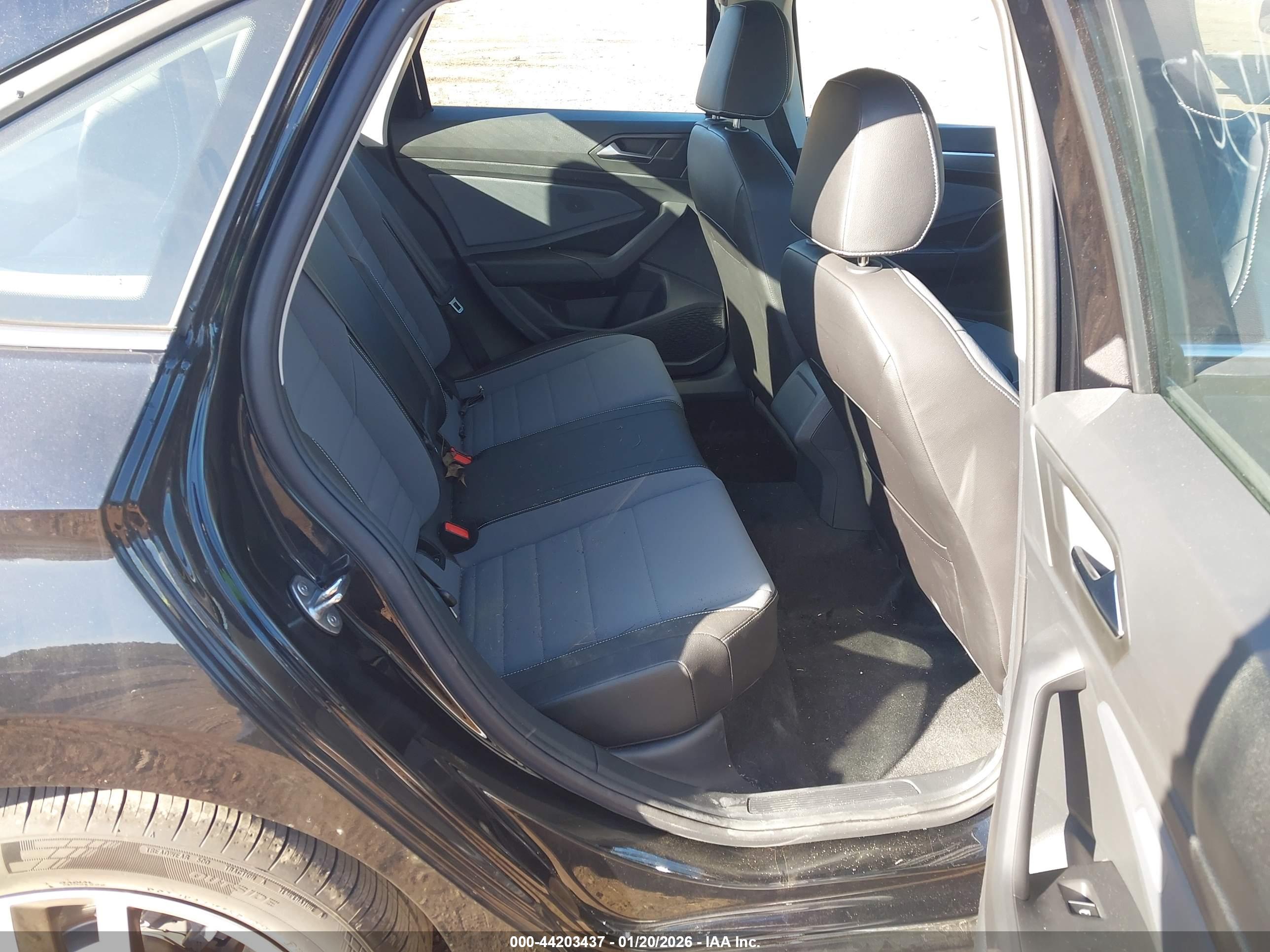 VOLKSWAGEN JETTA image 8