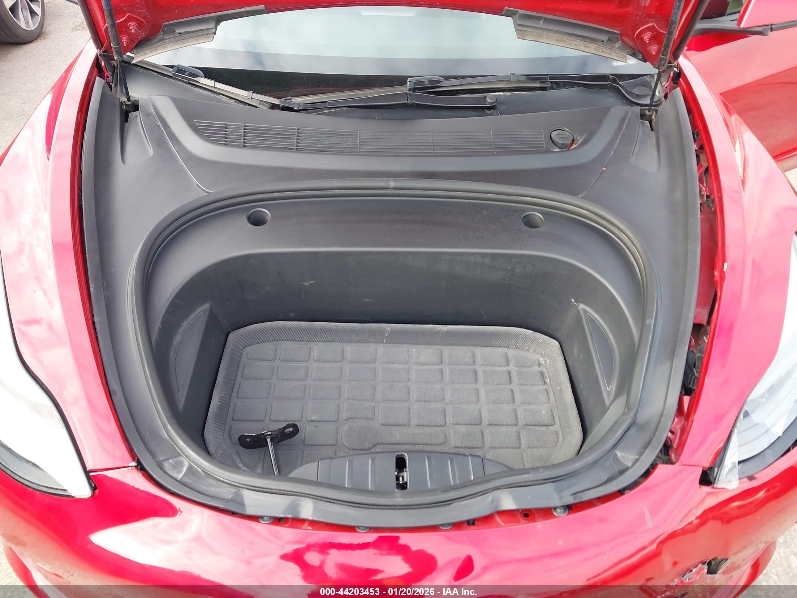 TESLA MODEL image 10
