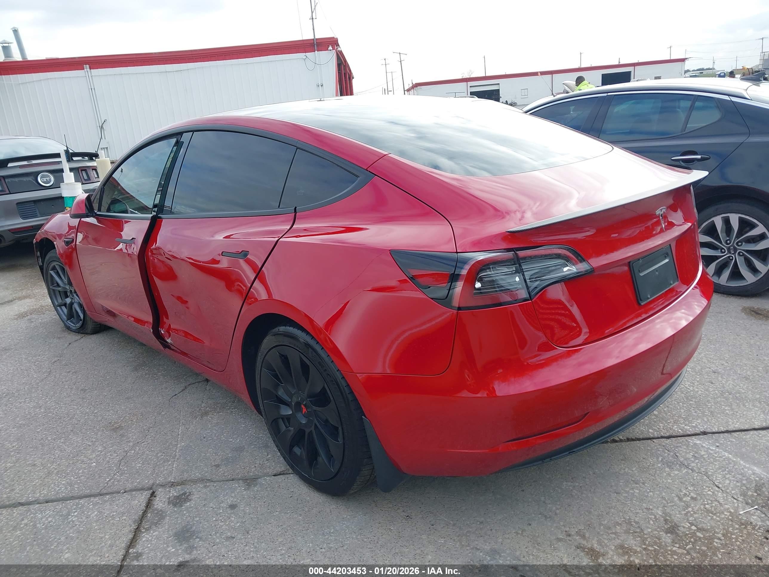 TESLA MODEL image 3
