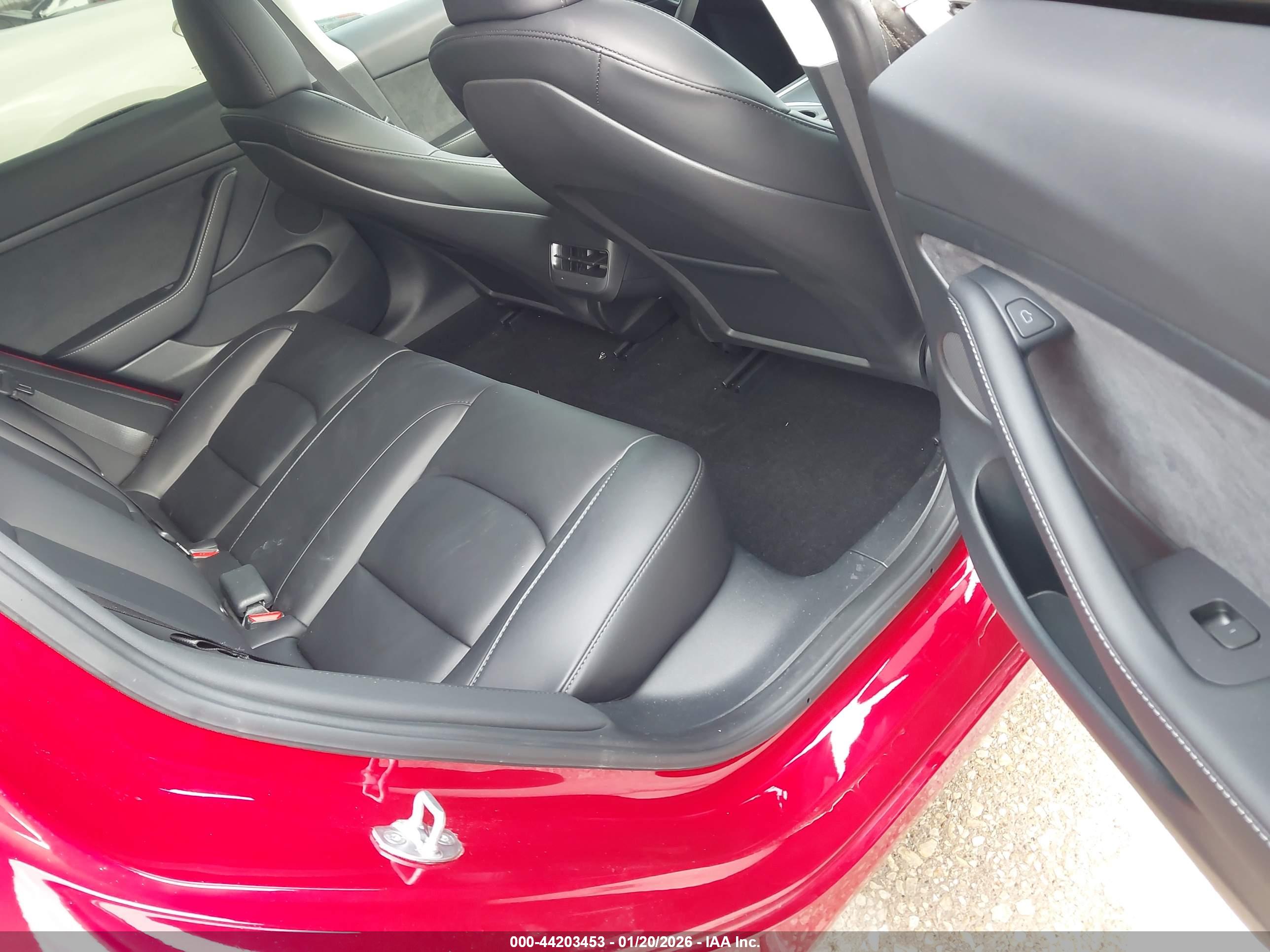 TESLA MODEL image 8