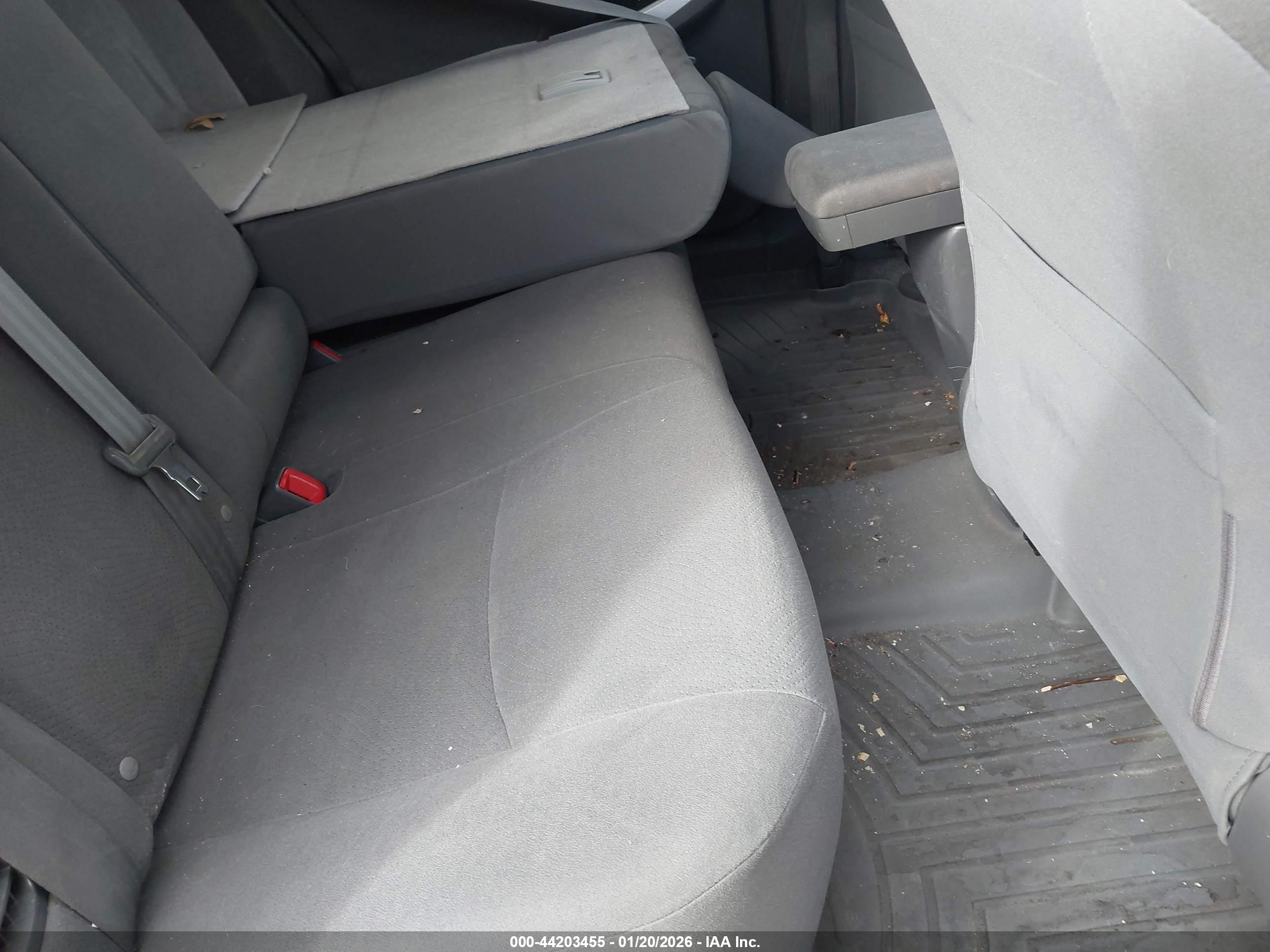 TOYOTA PRIUS image 8