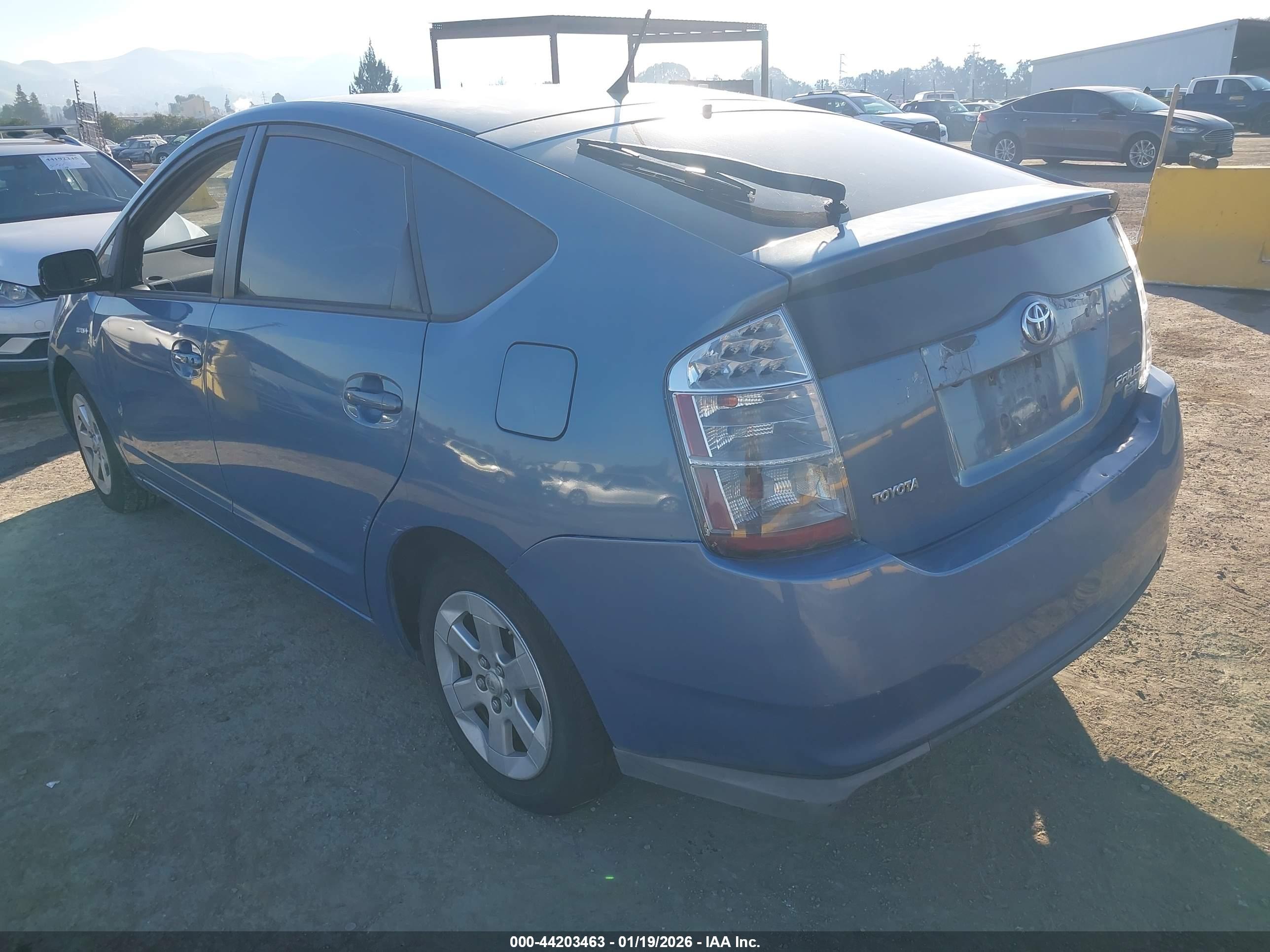 TOYOTA PRIUS image 3