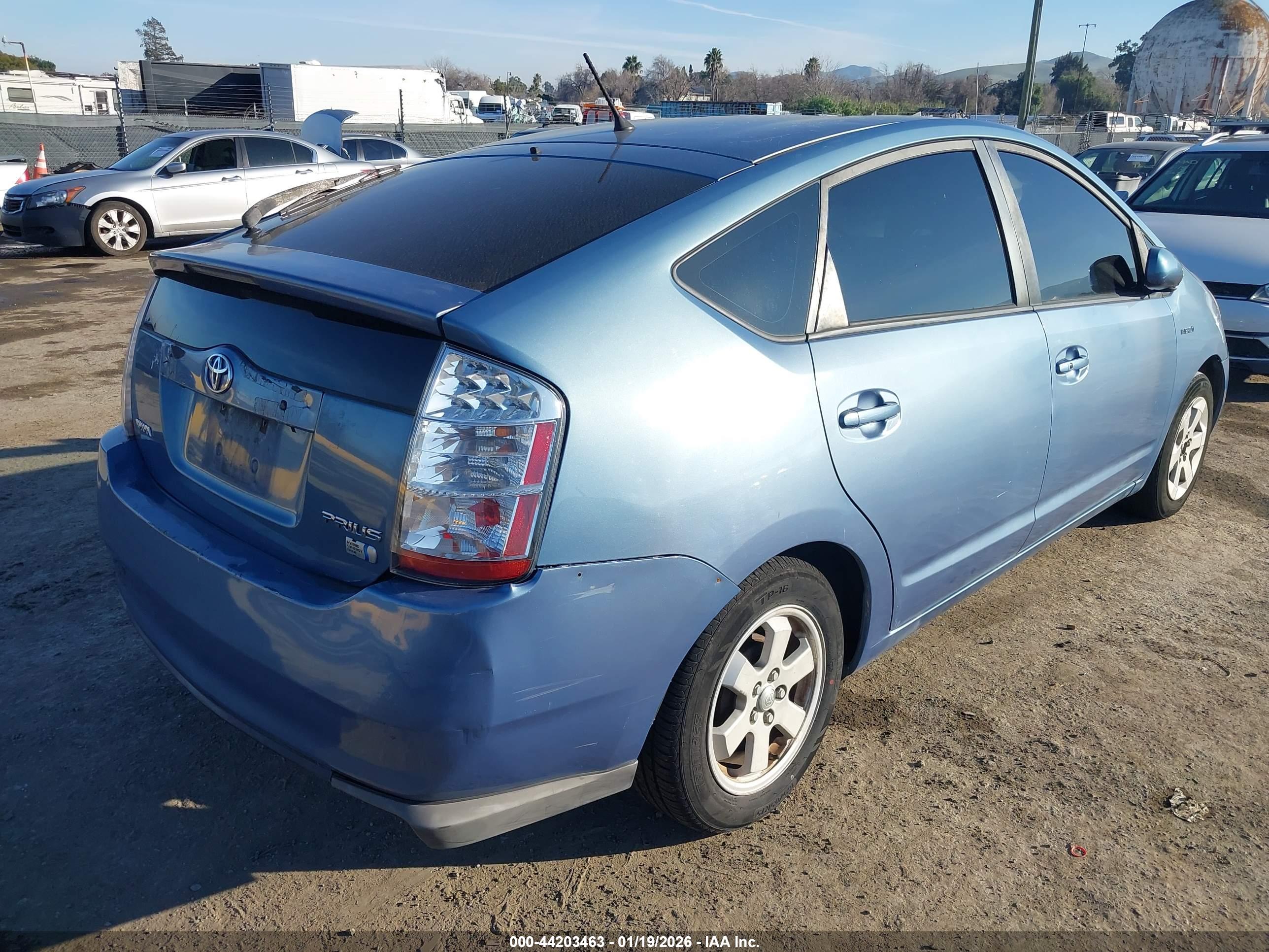 TOYOTA PRIUS image 4