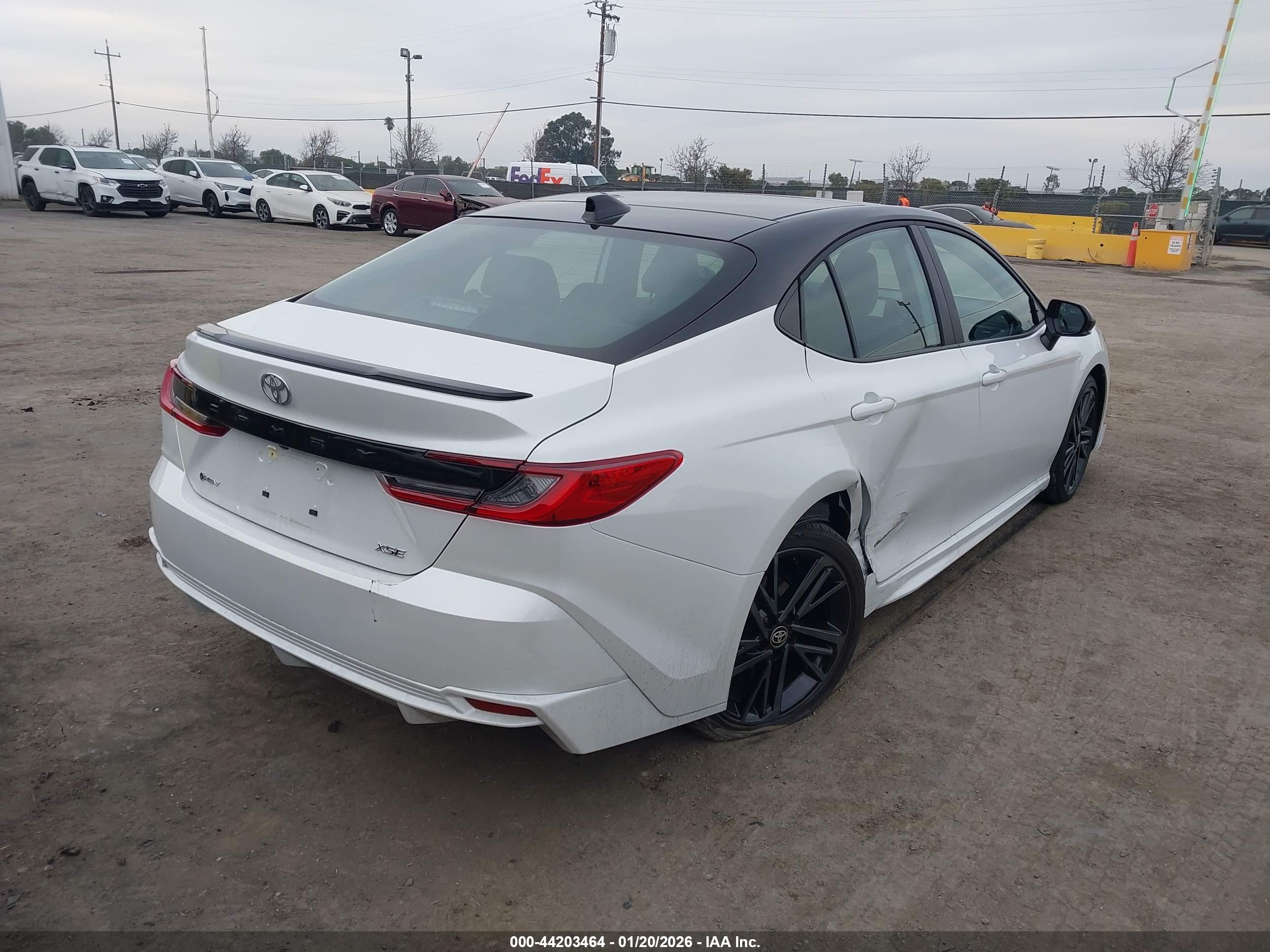 TOYOTA CAMRY image 4