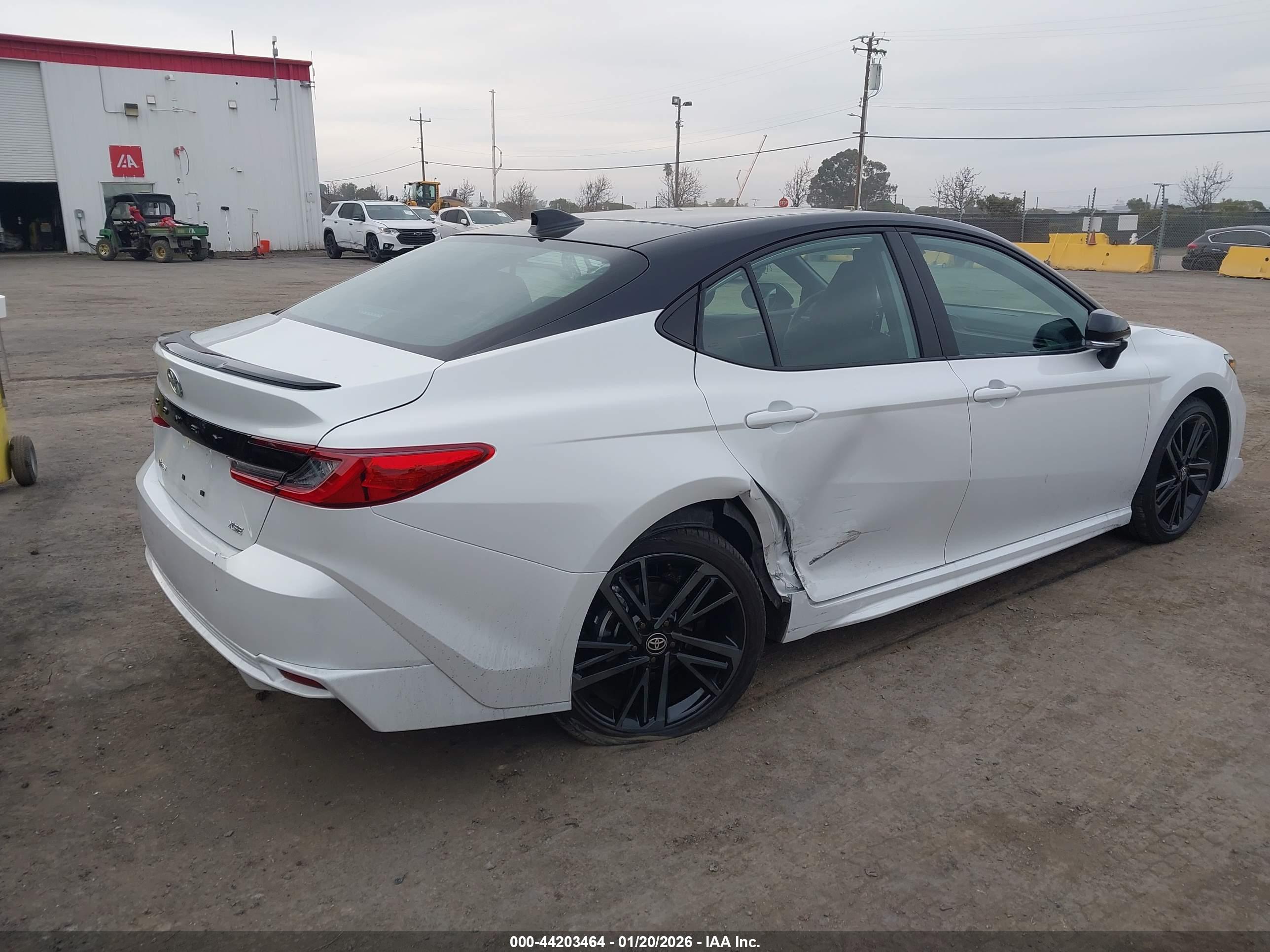 TOYOTA CAMRY image 6
