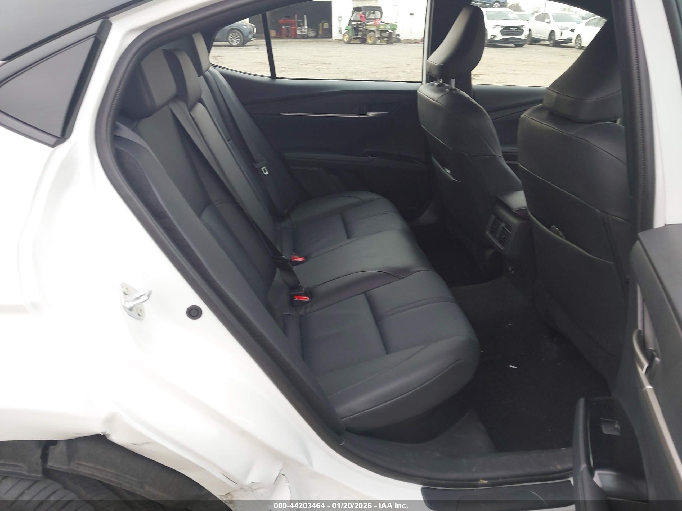 TOYOTA CAMRY image 8