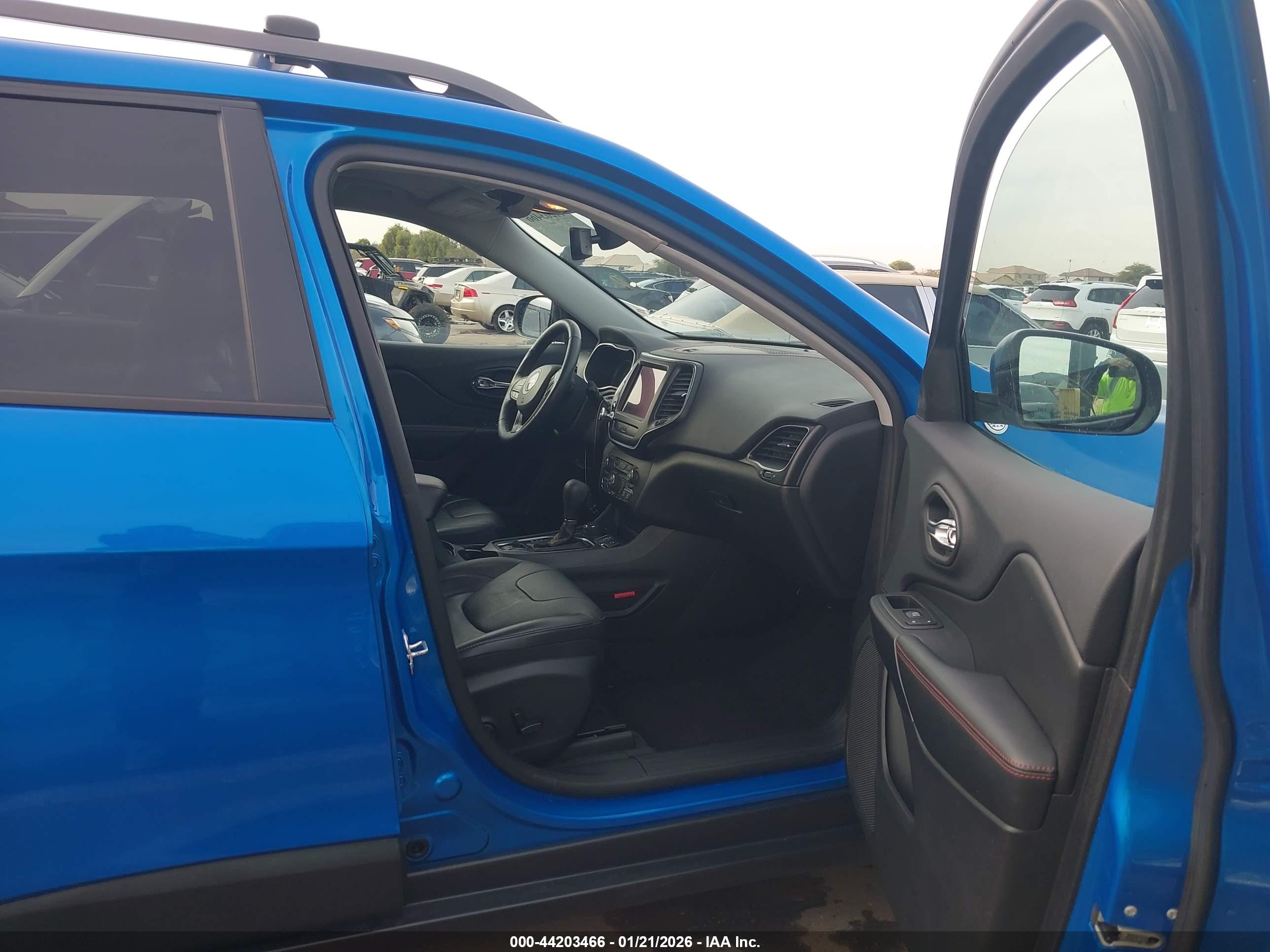 JEEP CHEROKEE image 5