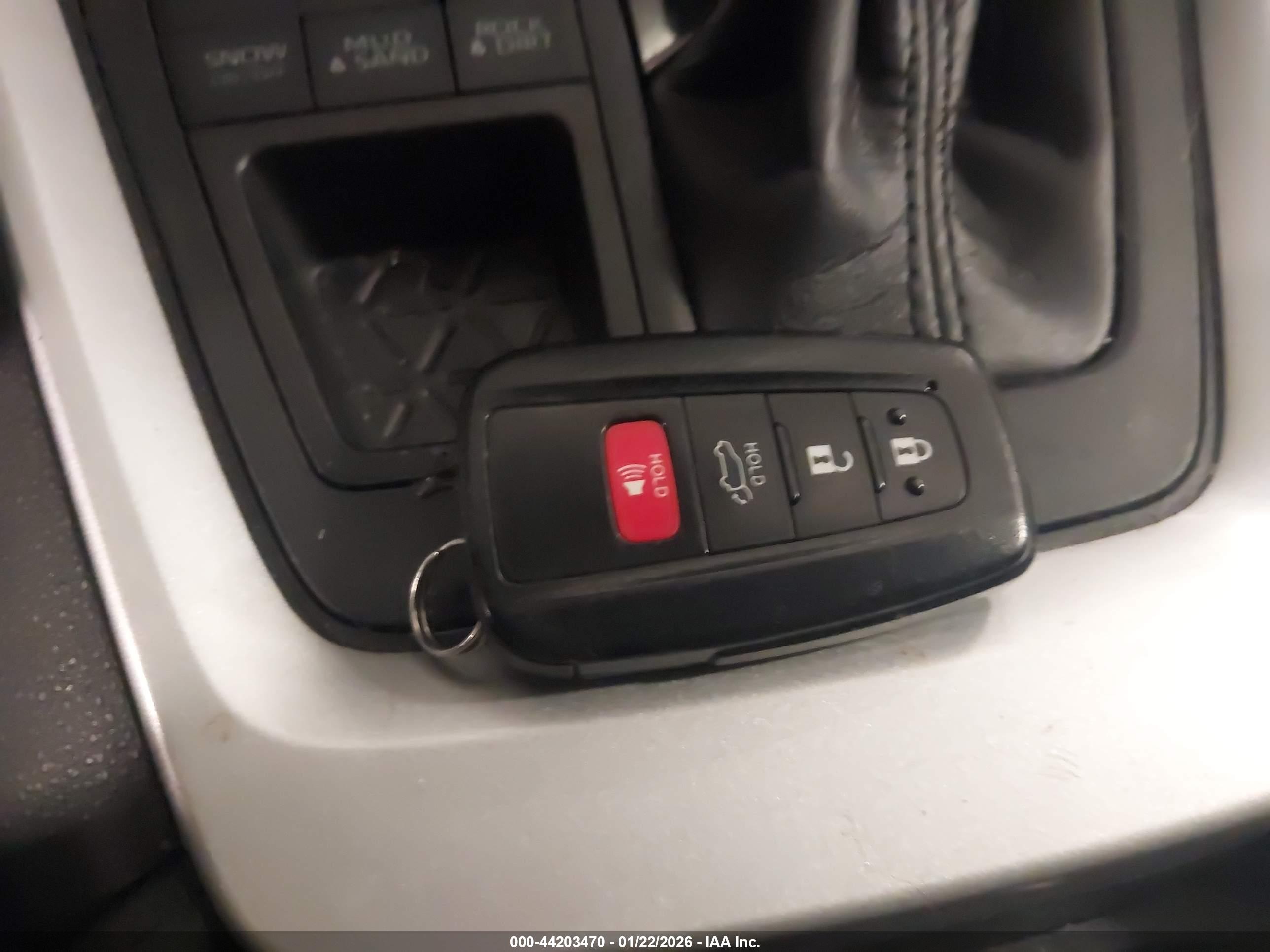 TOYOTA RAV4 image 11