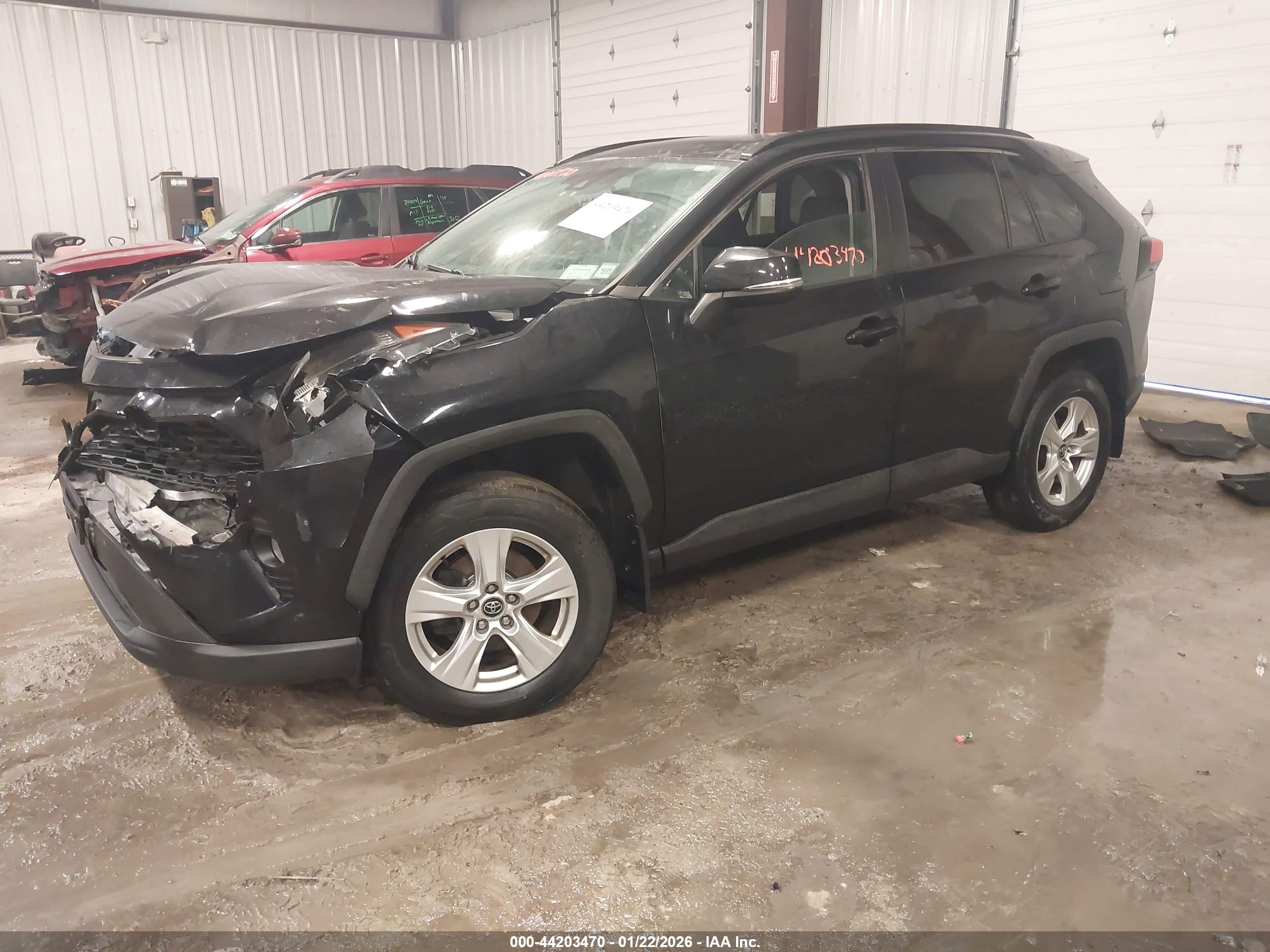 TOYOTA RAV4 image 2