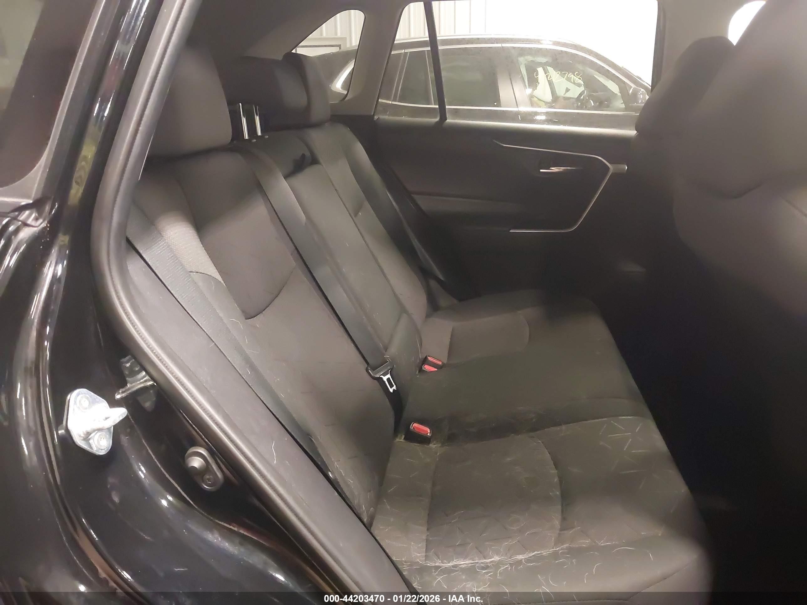 TOYOTA RAV4 image 8