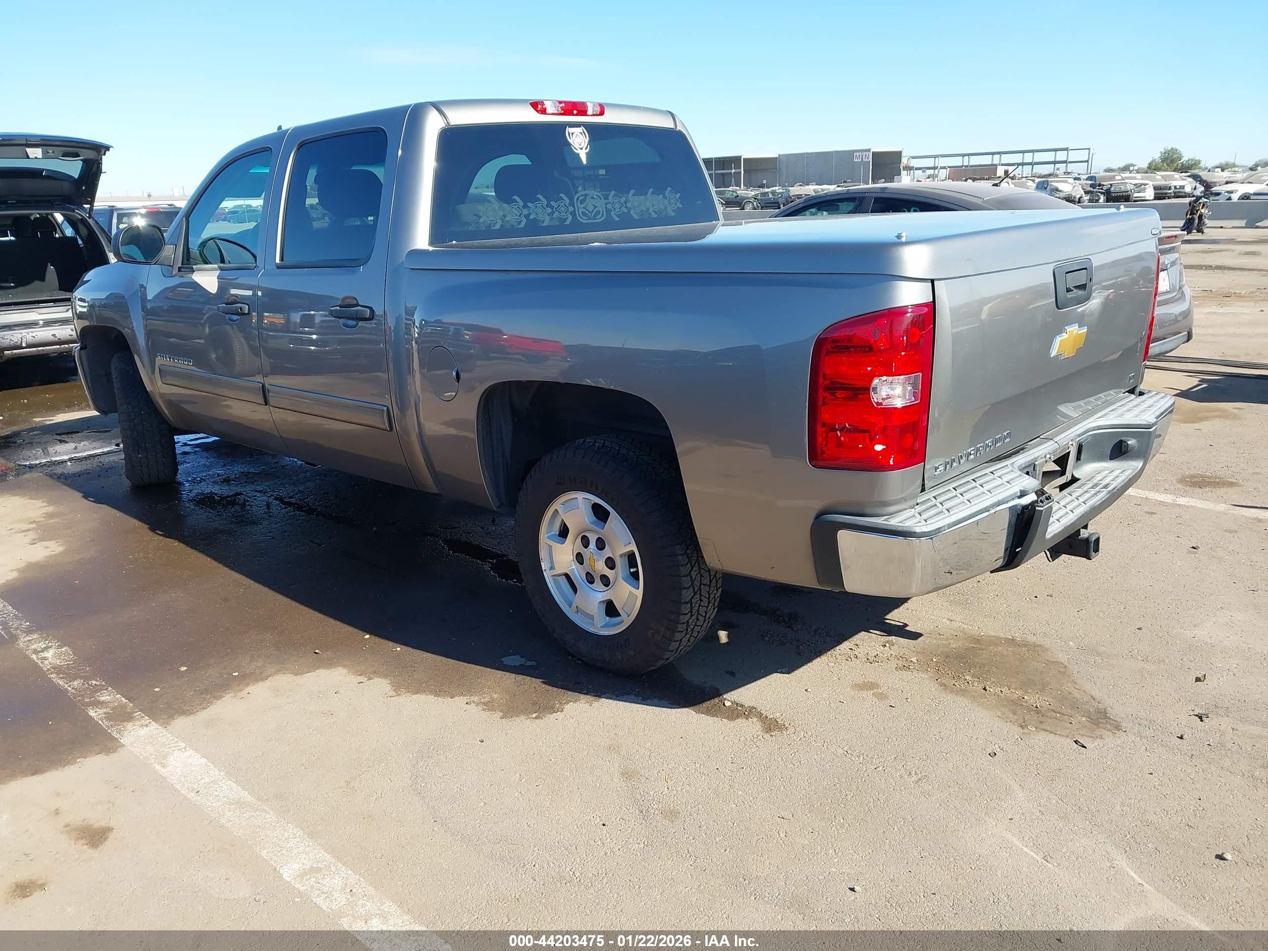 CHEVROLET SILVERADO image 3