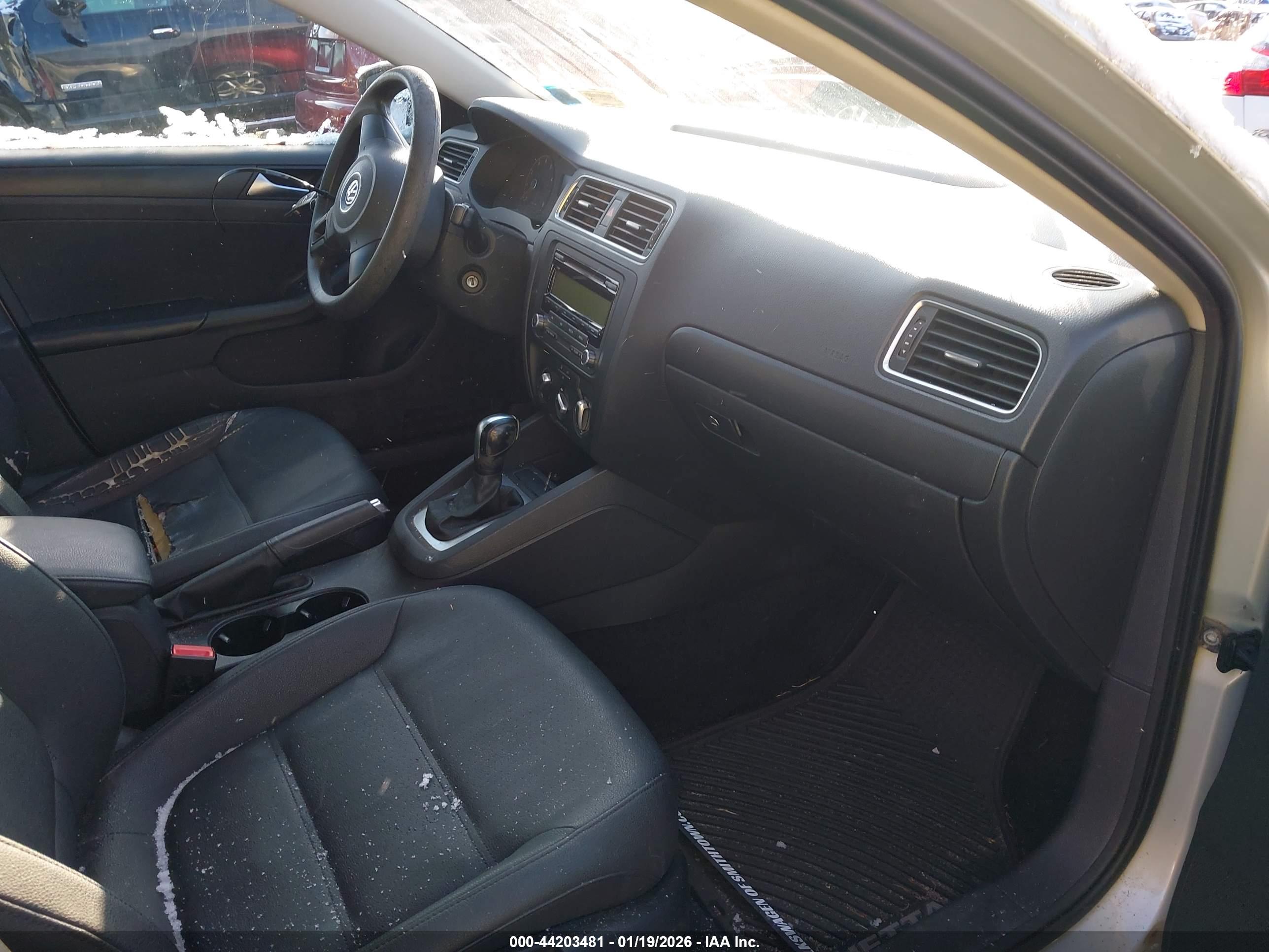 VOLKSWAGEN JETTA image 5