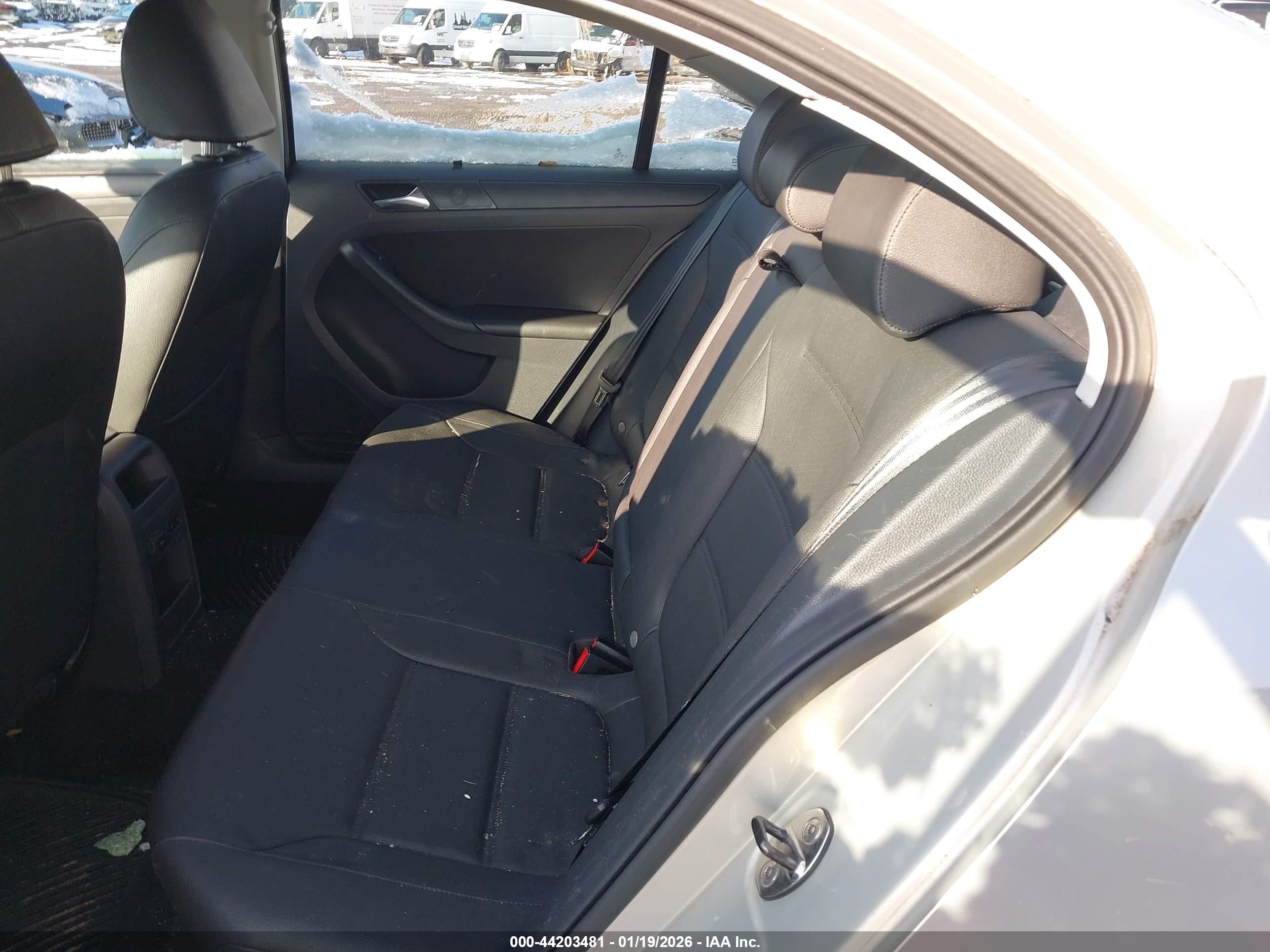 VOLKSWAGEN JETTA image 8