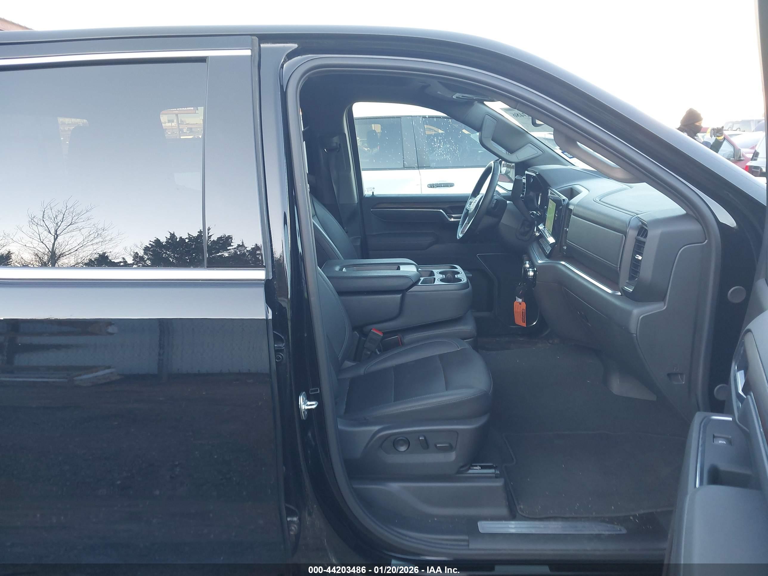 GMC SIERRA image 5