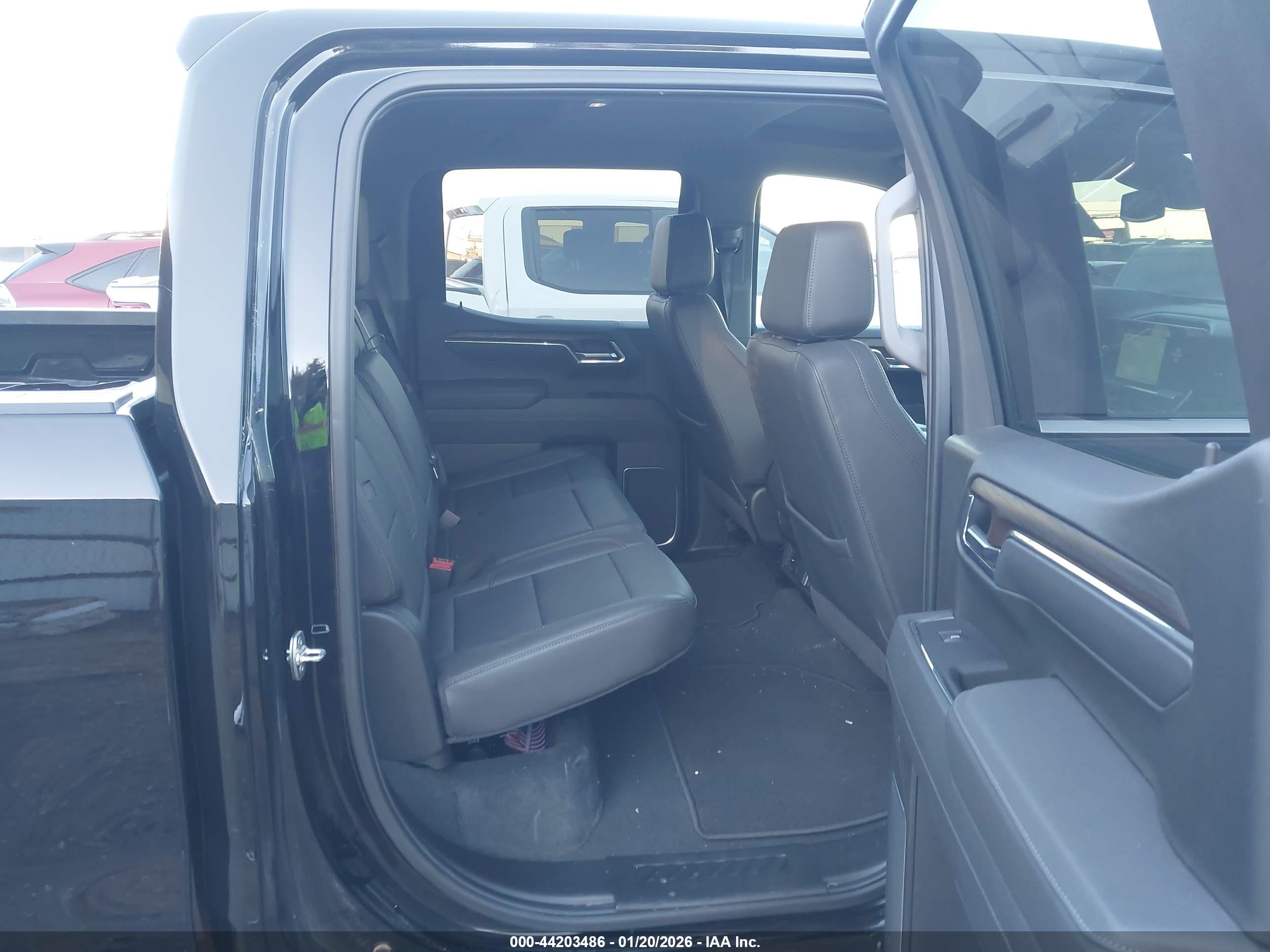 GMC SIERRA image 8