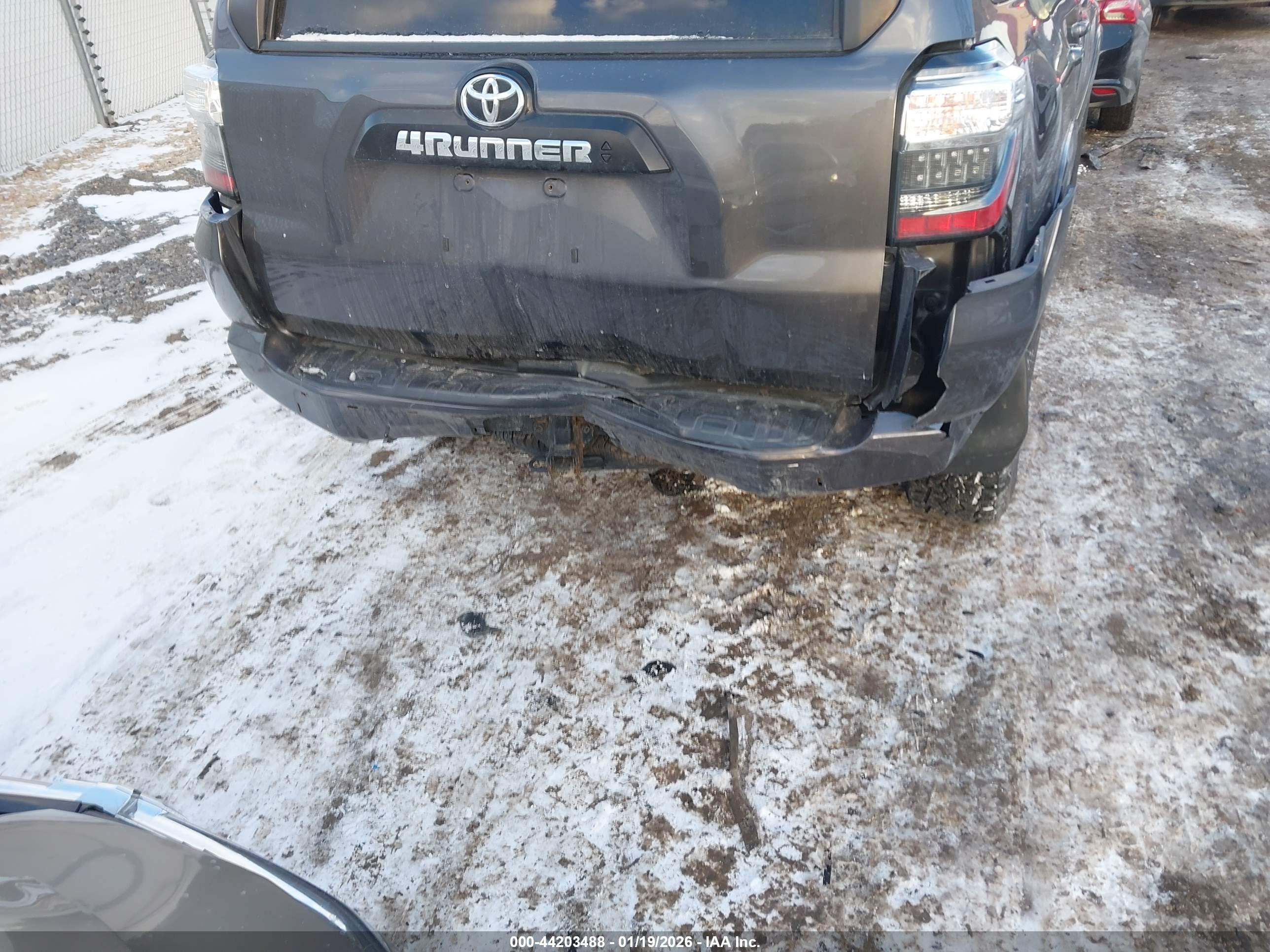 TOYOTA 4RUNNER image 6