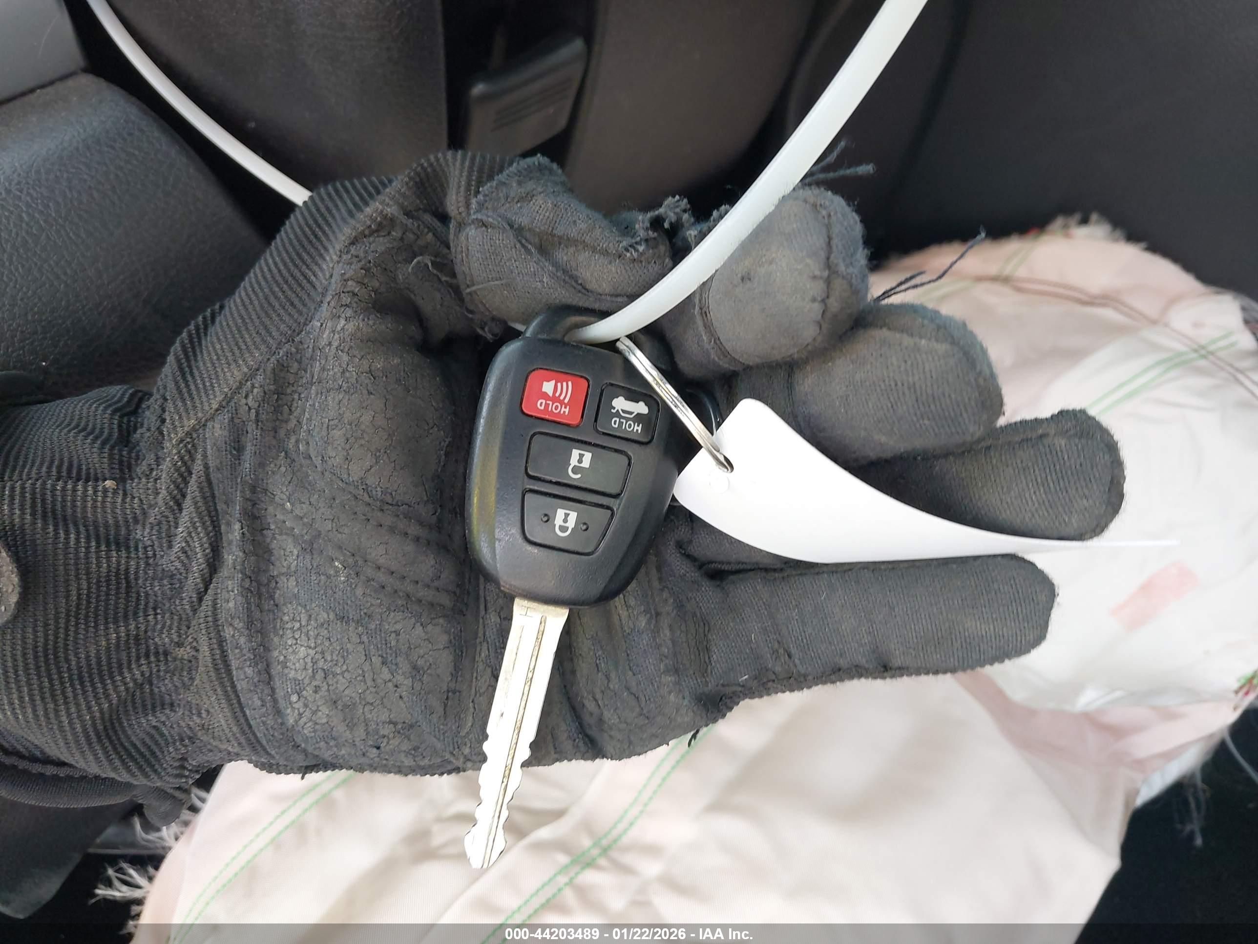 TOYOTA CAMRY image 11