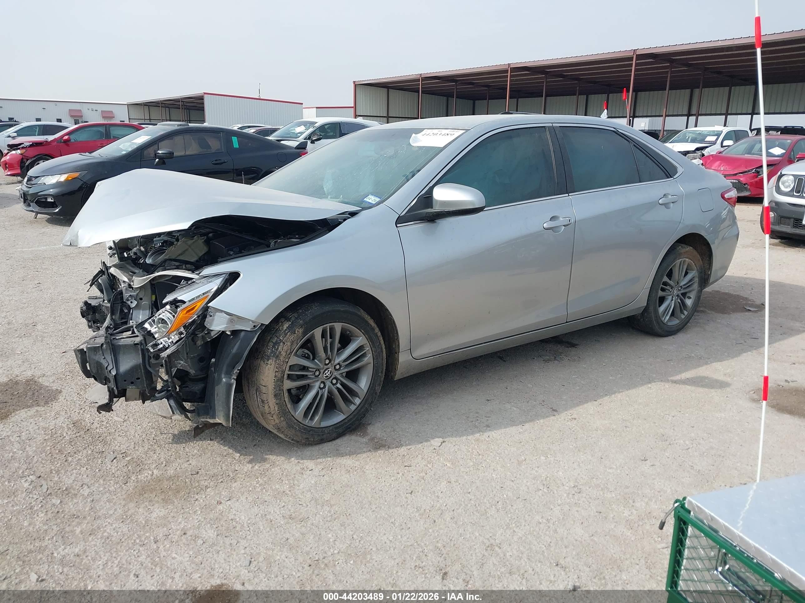 TOYOTA CAMRY image 2