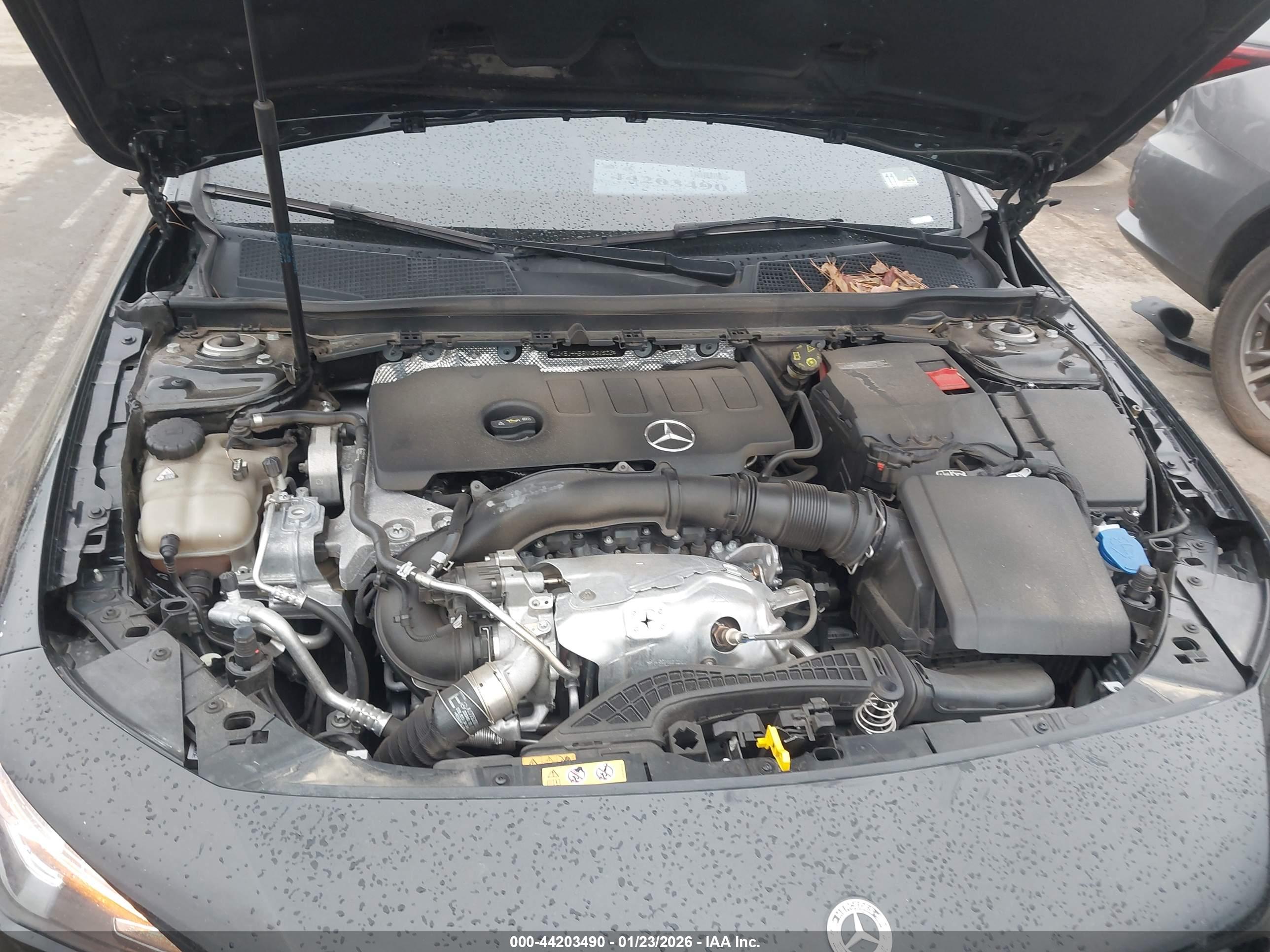 MERCEDES-BENZ CLA image 10